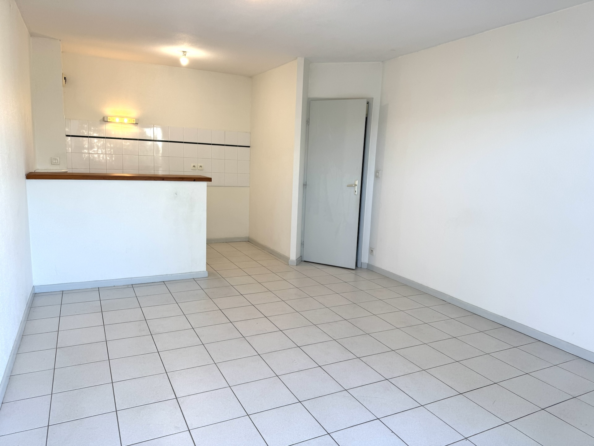 Talence – St Genès – Joli T2 avec terrasse et PKG