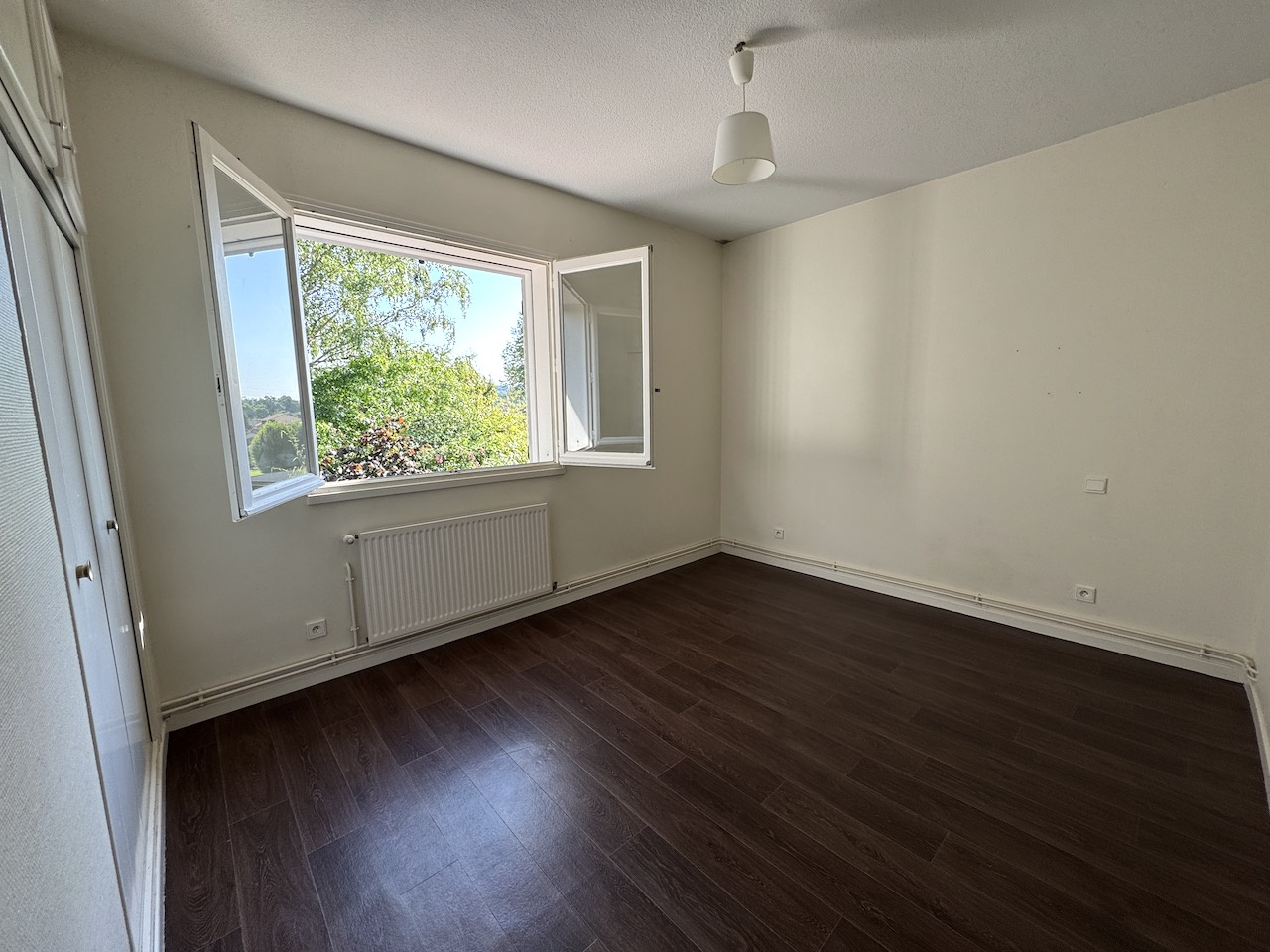 ODOS – Belle maison T7 de 167 m2 avec jardin arboré