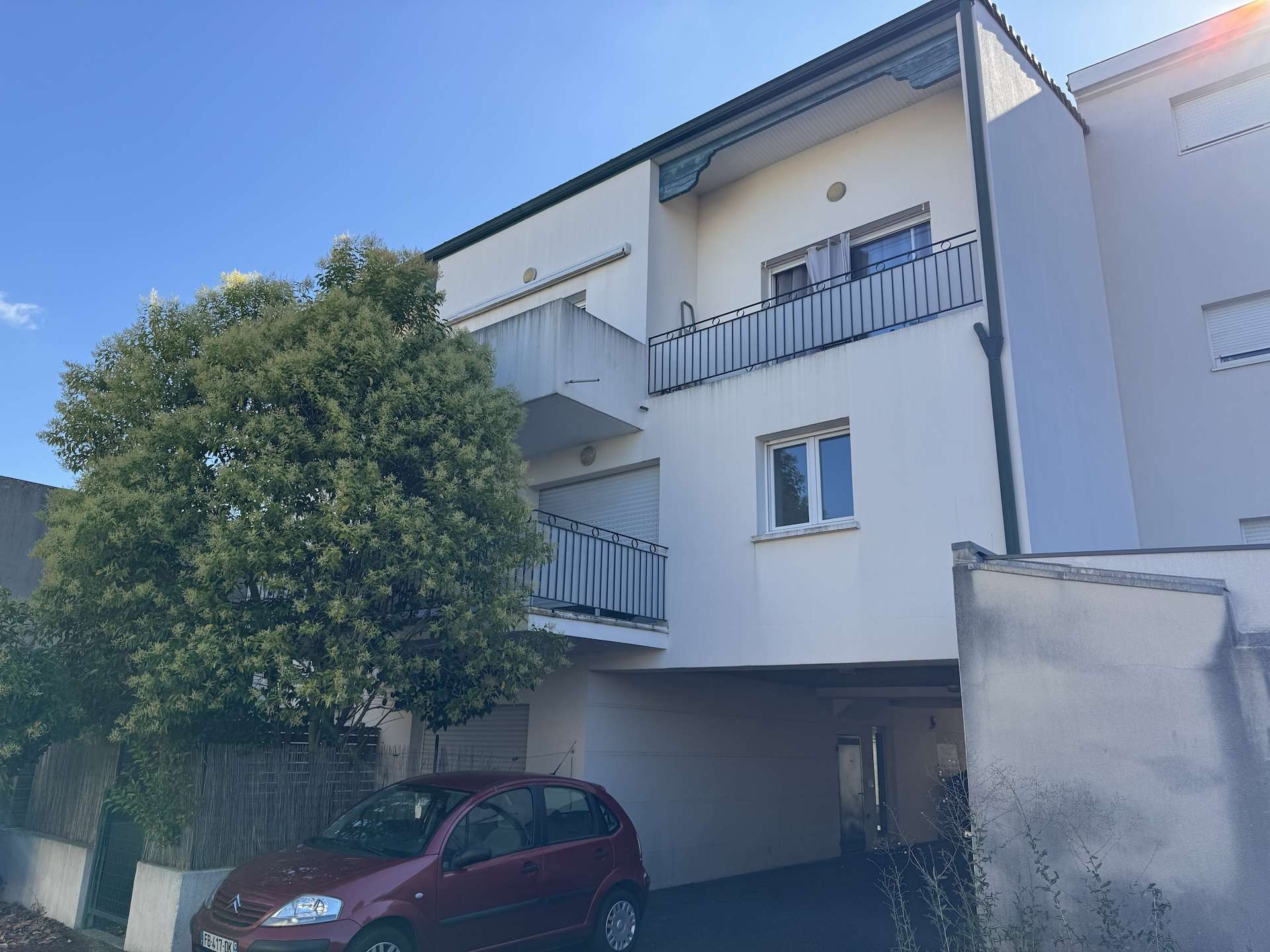 Talence – St Genès – Joli T2 avec terrasse et PKG