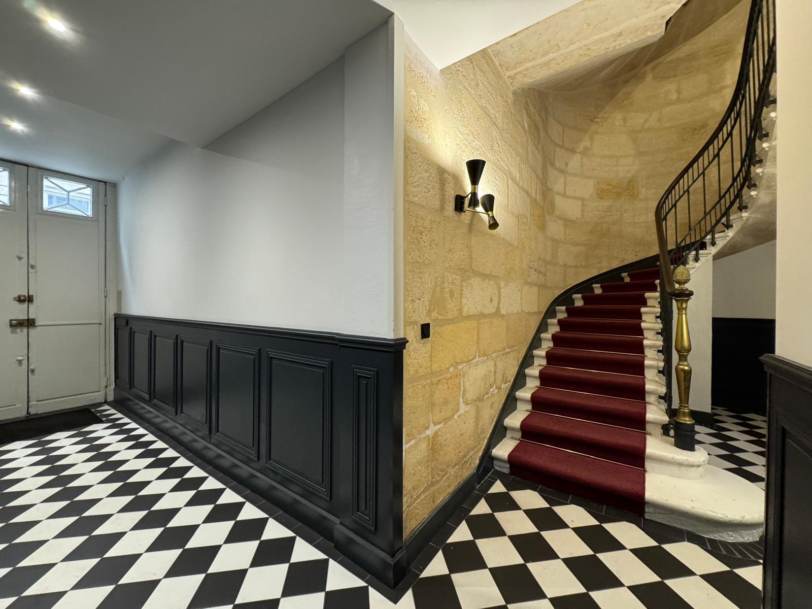 Bordeaux Quinconces – Bel Appartement T4 de 96,53 m2 avec balcon