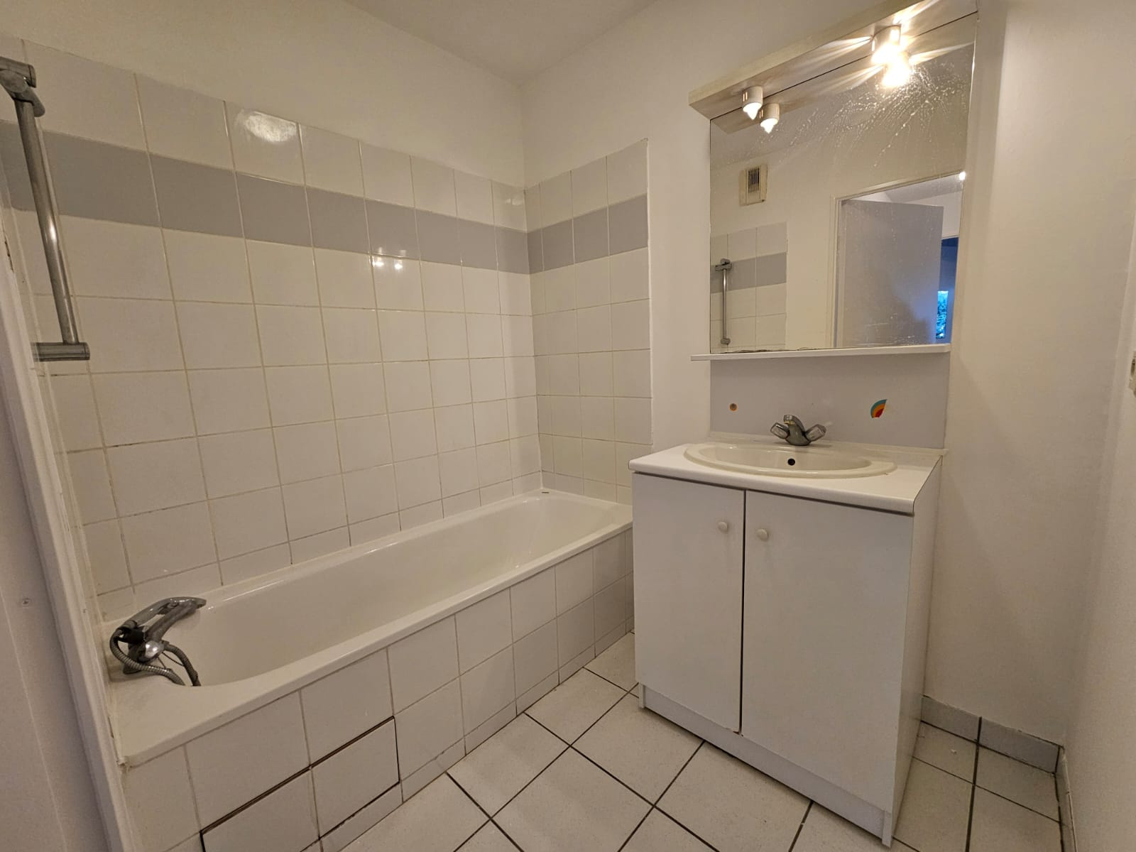 Bordeaux Chartrons – Charmant T2 Meublé Idéalement situé