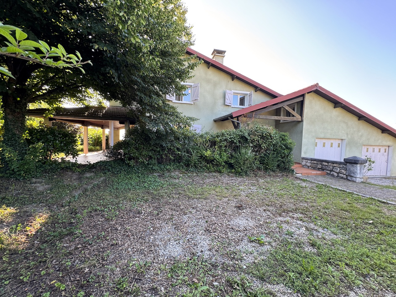 ODOS – Belle maison T7 de 167 m2 avec jardin arboré