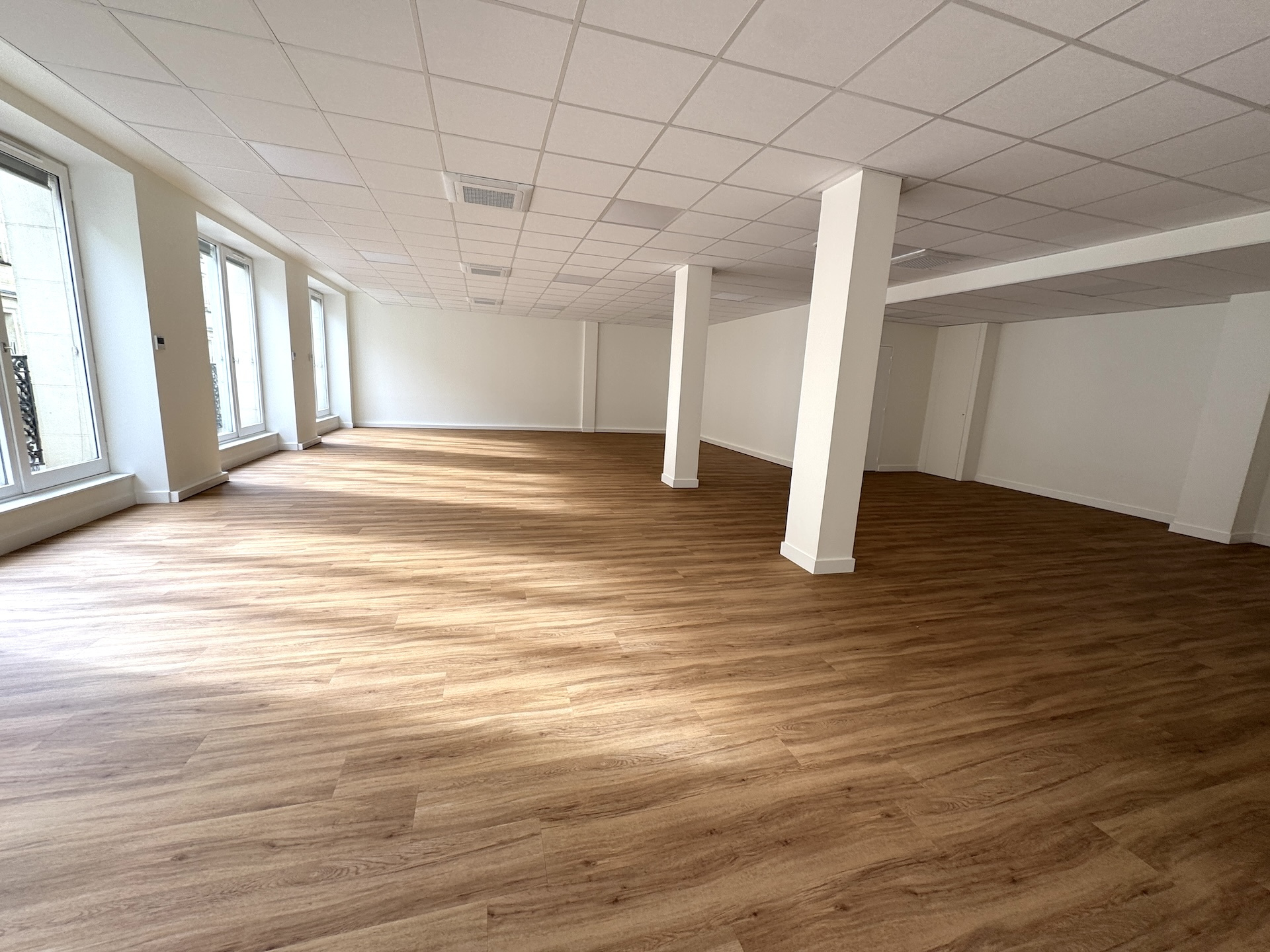 Bordeaux – Quinconces – Bureaux 227 m2 entièrement rénovés