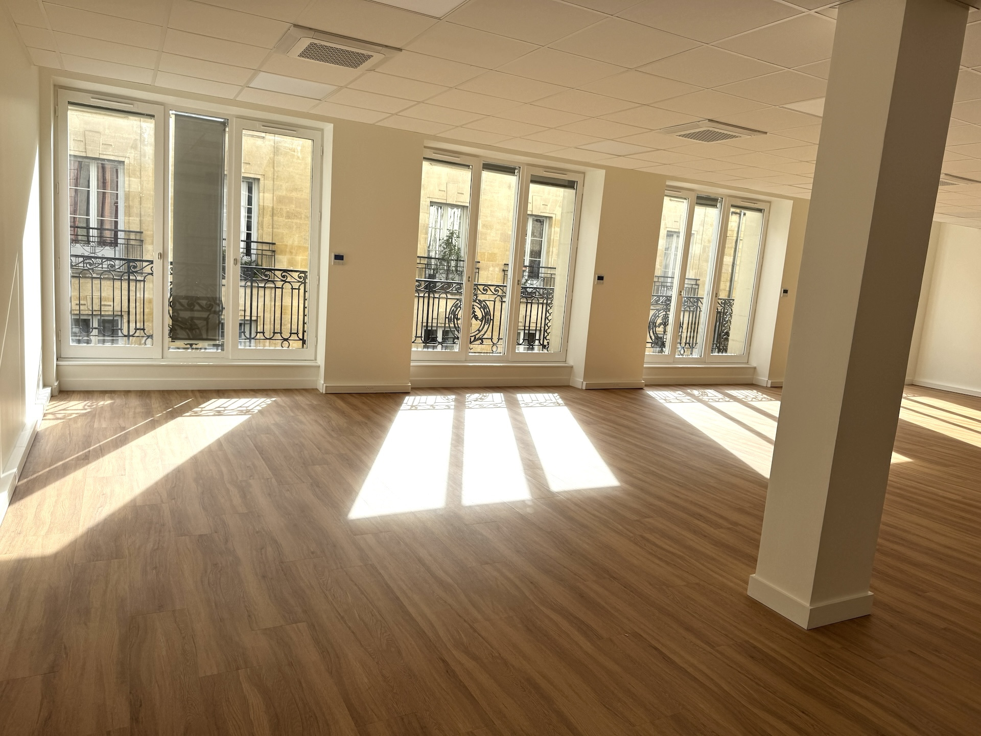 Bordeaux – Quinconces – Bureaux 227 m2 entièrement rénovés