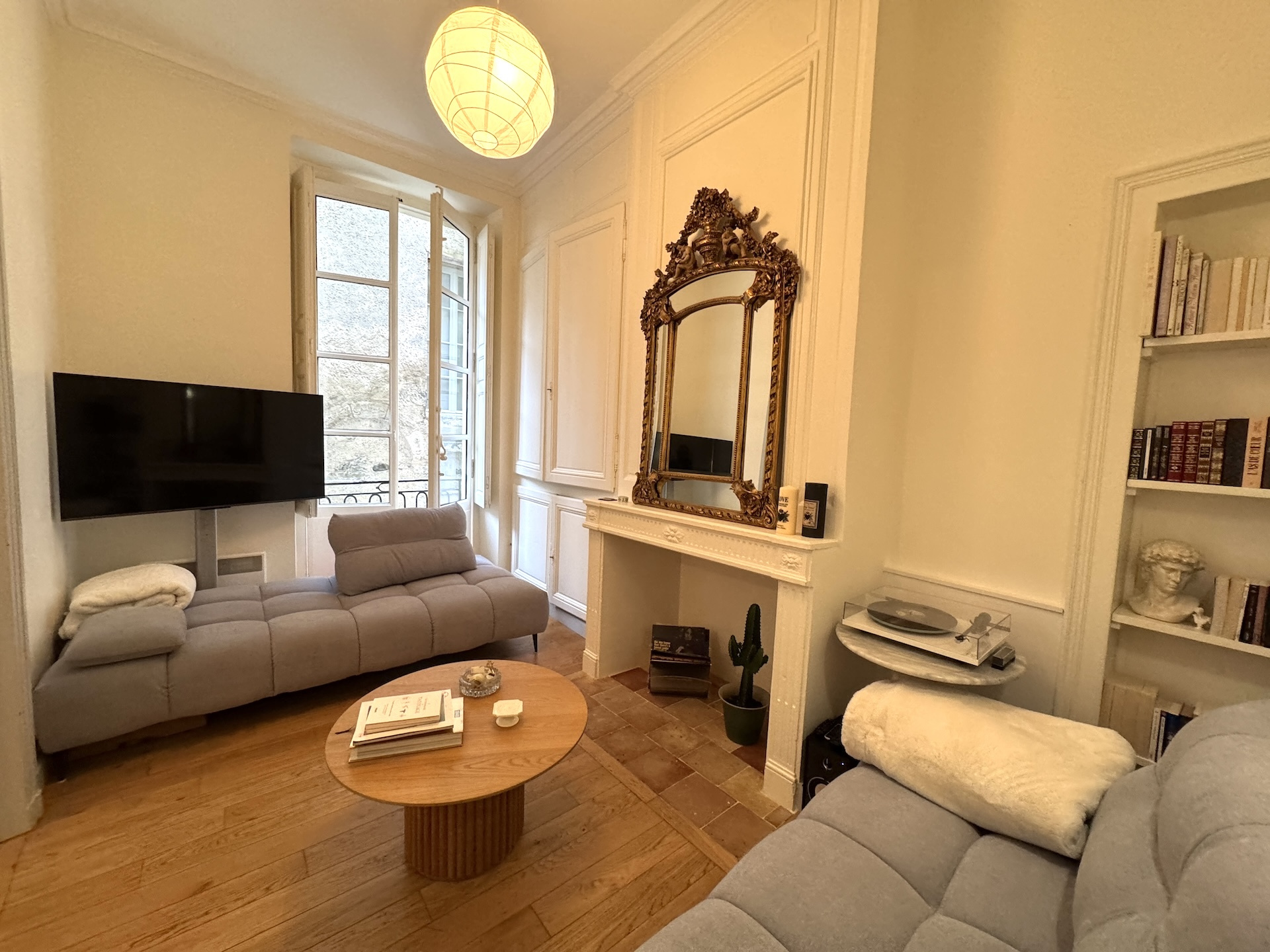 Bordeaux Centre Historique Quartier Saint-Pierre   T3 de 53 m2 avec terrasse