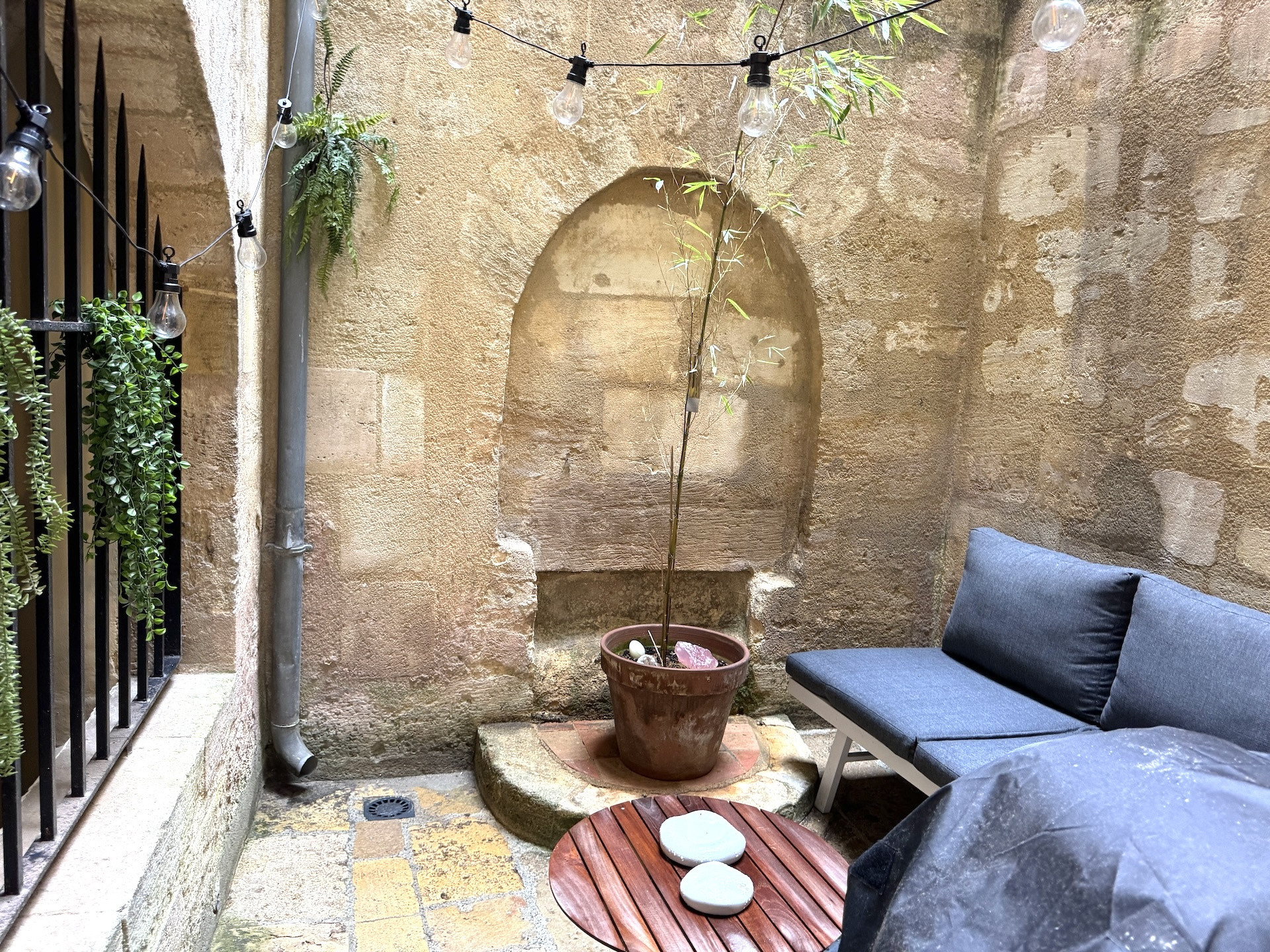 Bordeaux Centre Historique Quartier Saint-Pierre   T3 de 53 m2 avec terrasse