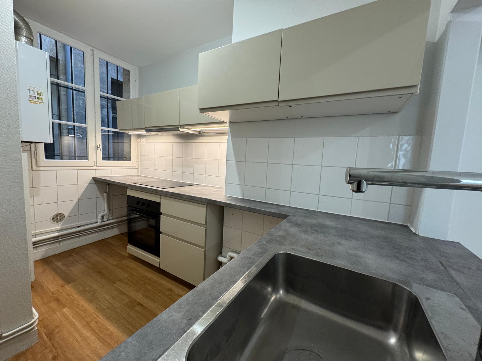 Bordeaux Quinconces – Bel Appartement T4 de 96,53 m2 avec balcon