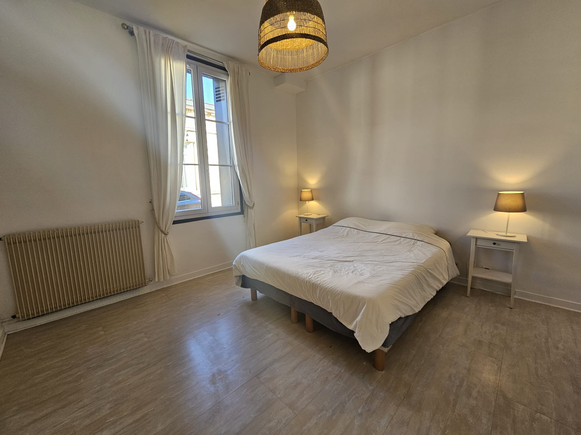 Bordeaux – Tondu (rue Mouneyra) – Grand T2 meublé de 78,21 m1