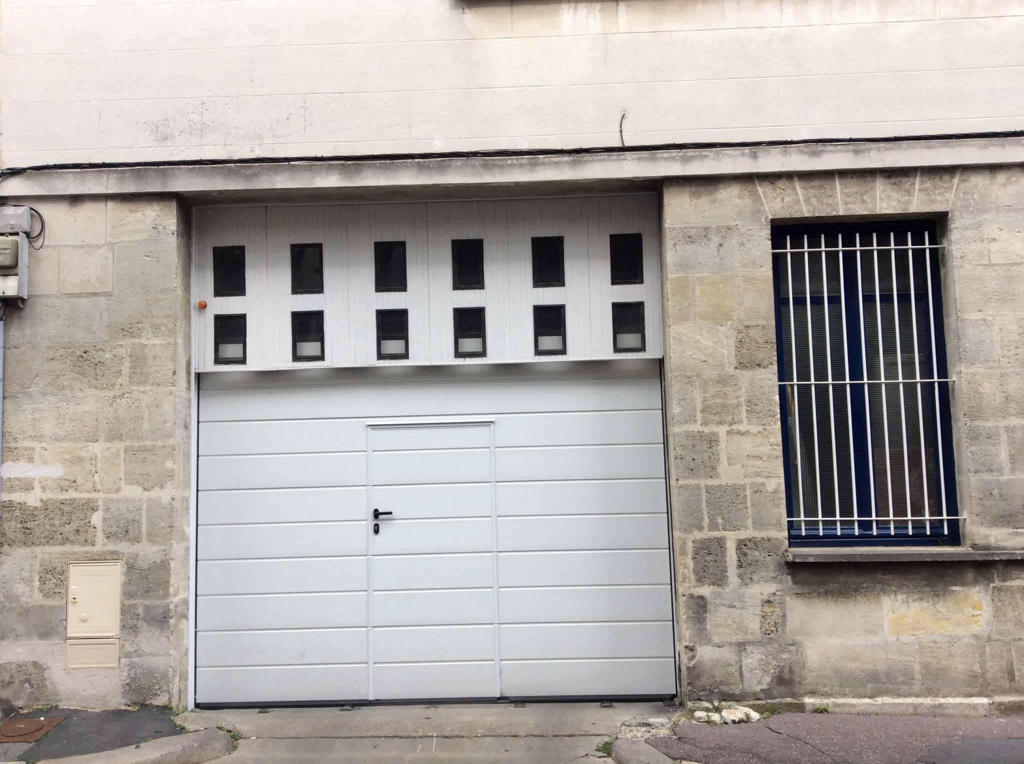 Place de Parking à louer – Barrière Saint-Genès, Talence