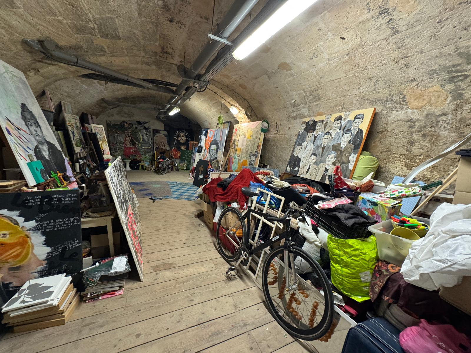 Bordeaux Victoire – Cave de 60 m2 saine et aménagée