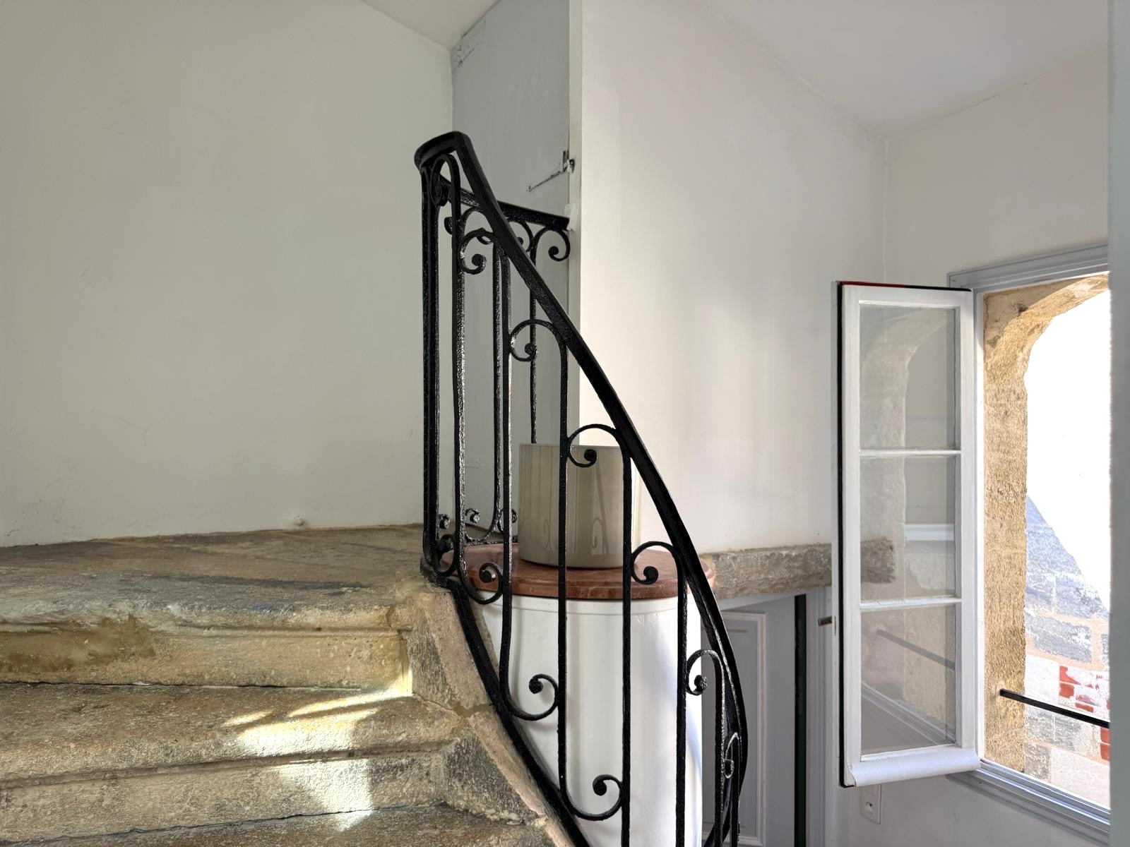 Bordeaux – Centre Historique Quartier St Pierre – Joli T3 de 57 m2