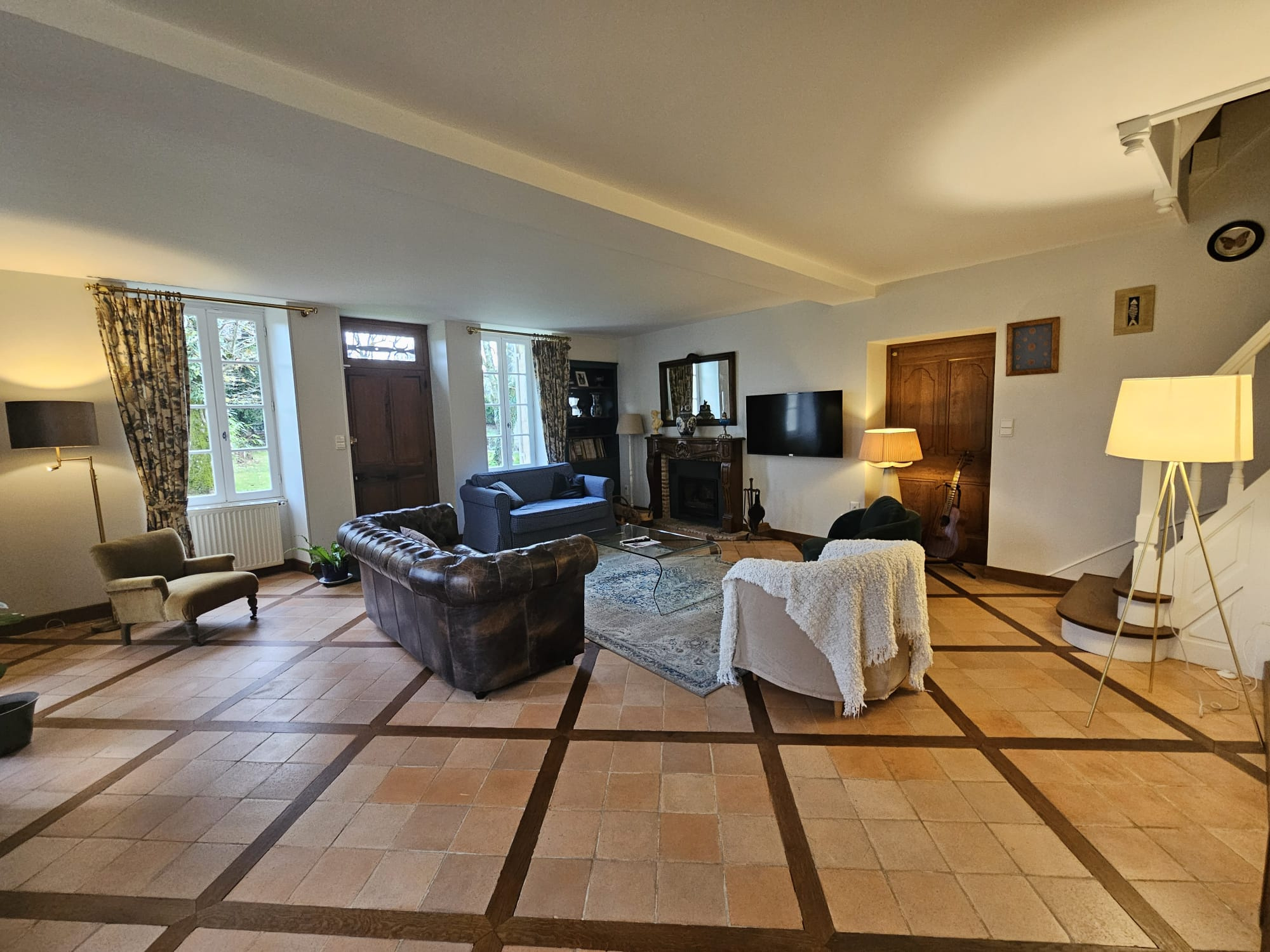 Ribérac – Superbe Maison Familiale de 267 m2 – Grand Jardin – Dépendance de 70 m2