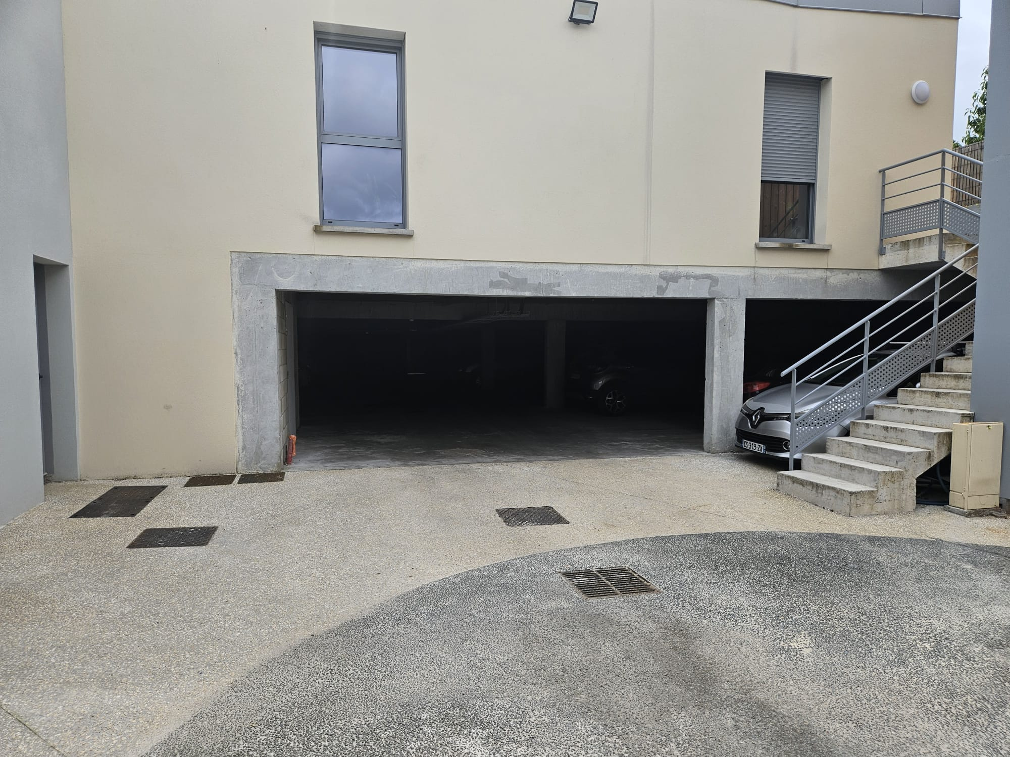 Bordeaux – Tondu – Place de parking à louer couverte