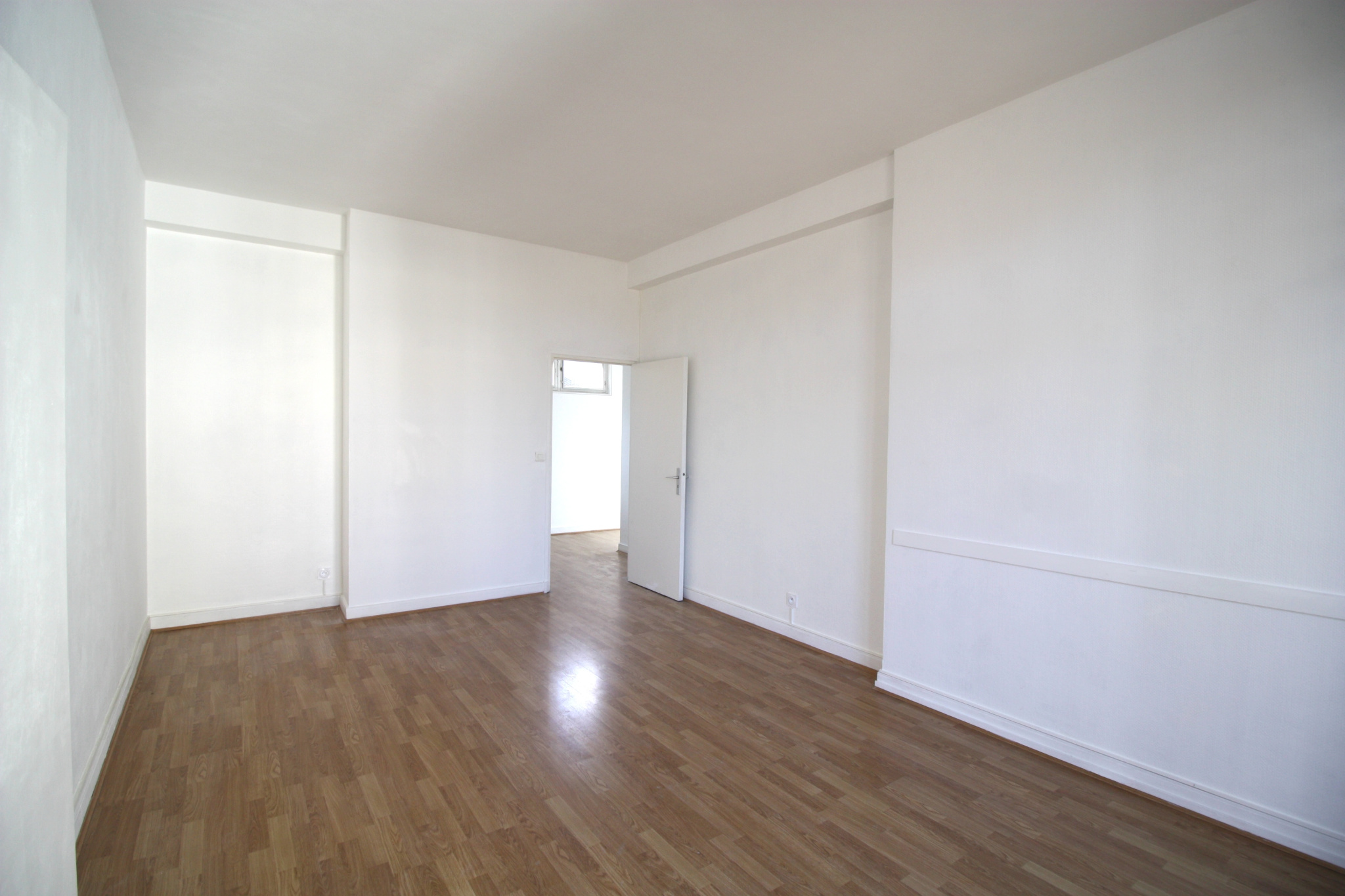 Bordeaux – Quinconces – Lumineux et Grand T2 de 54,11 m2 – Chauffage&eau inclus