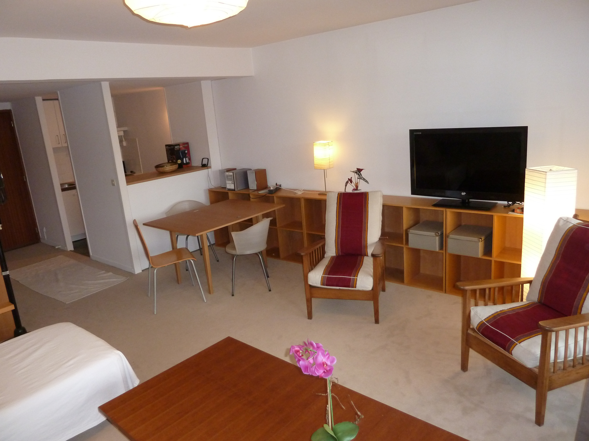 Bordeaux Croix Blanche – T1 38 m2 meublé avec Balcon (eau et. chauff.inclus)