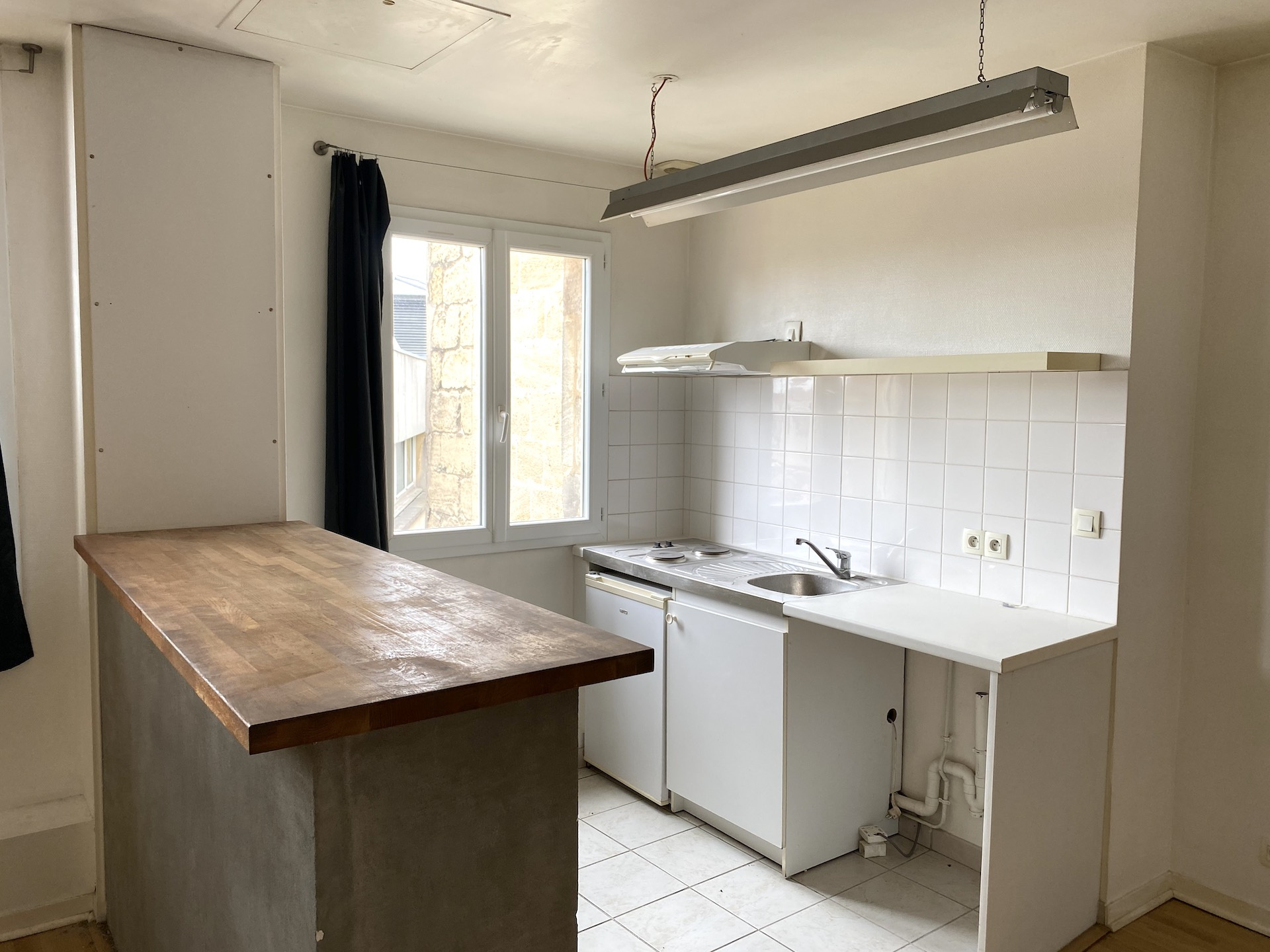 BORDEAUX – Place Gambetta – T2 au 4ème et dernier étage