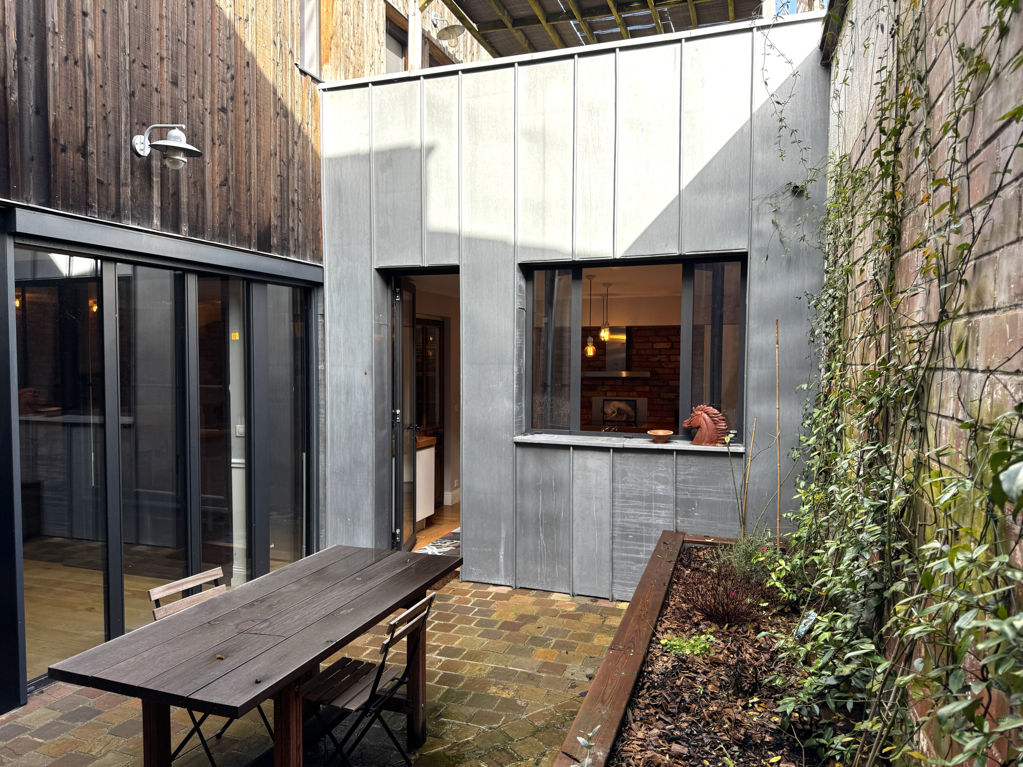 Bordeaux St Genès – Magnifique appartement rénové T3 avec terrasses / 104 m2