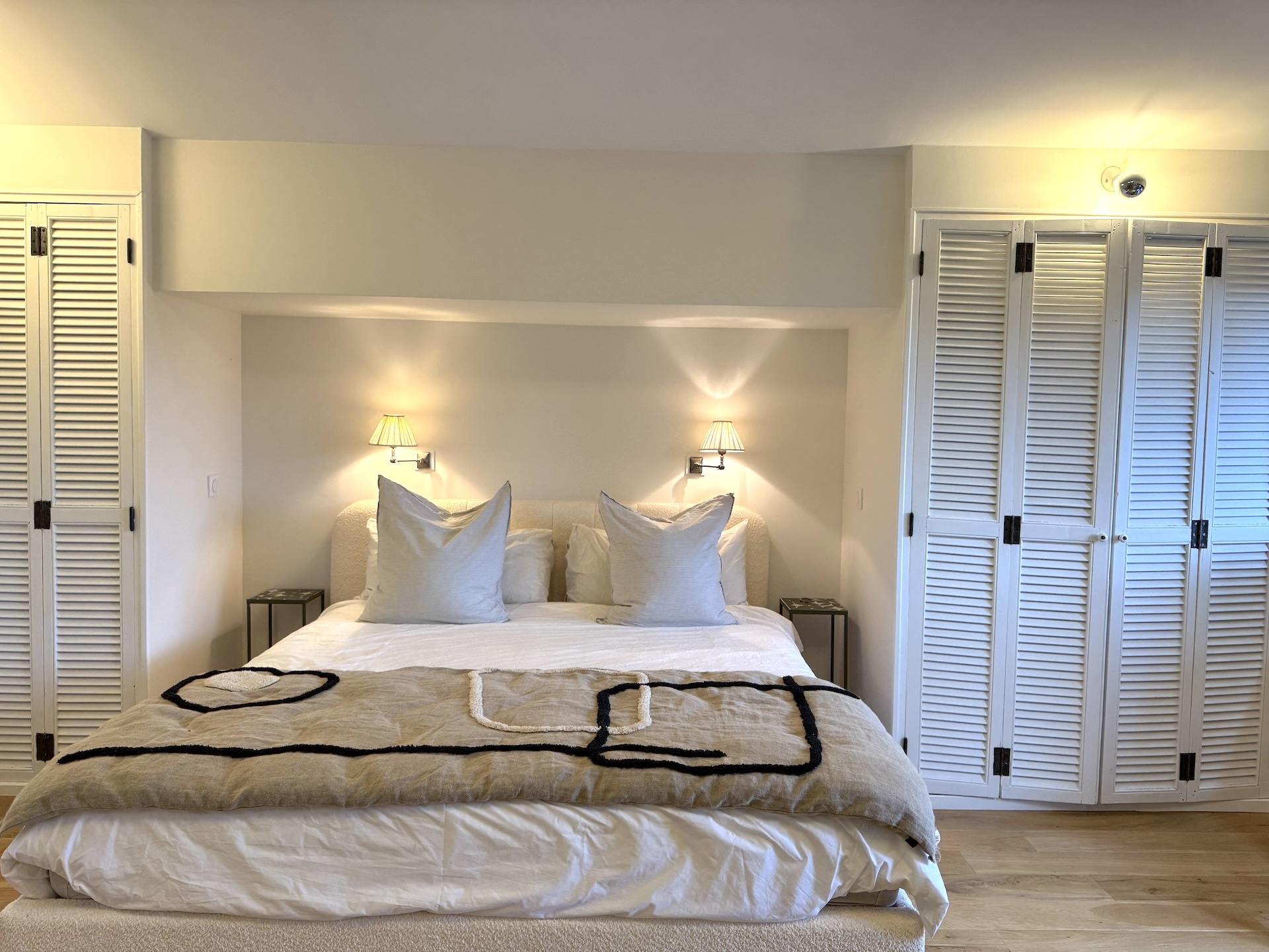 Bordeaux St Genès – Magnifique appartement rénové T3 avec terrasses / 104 m2