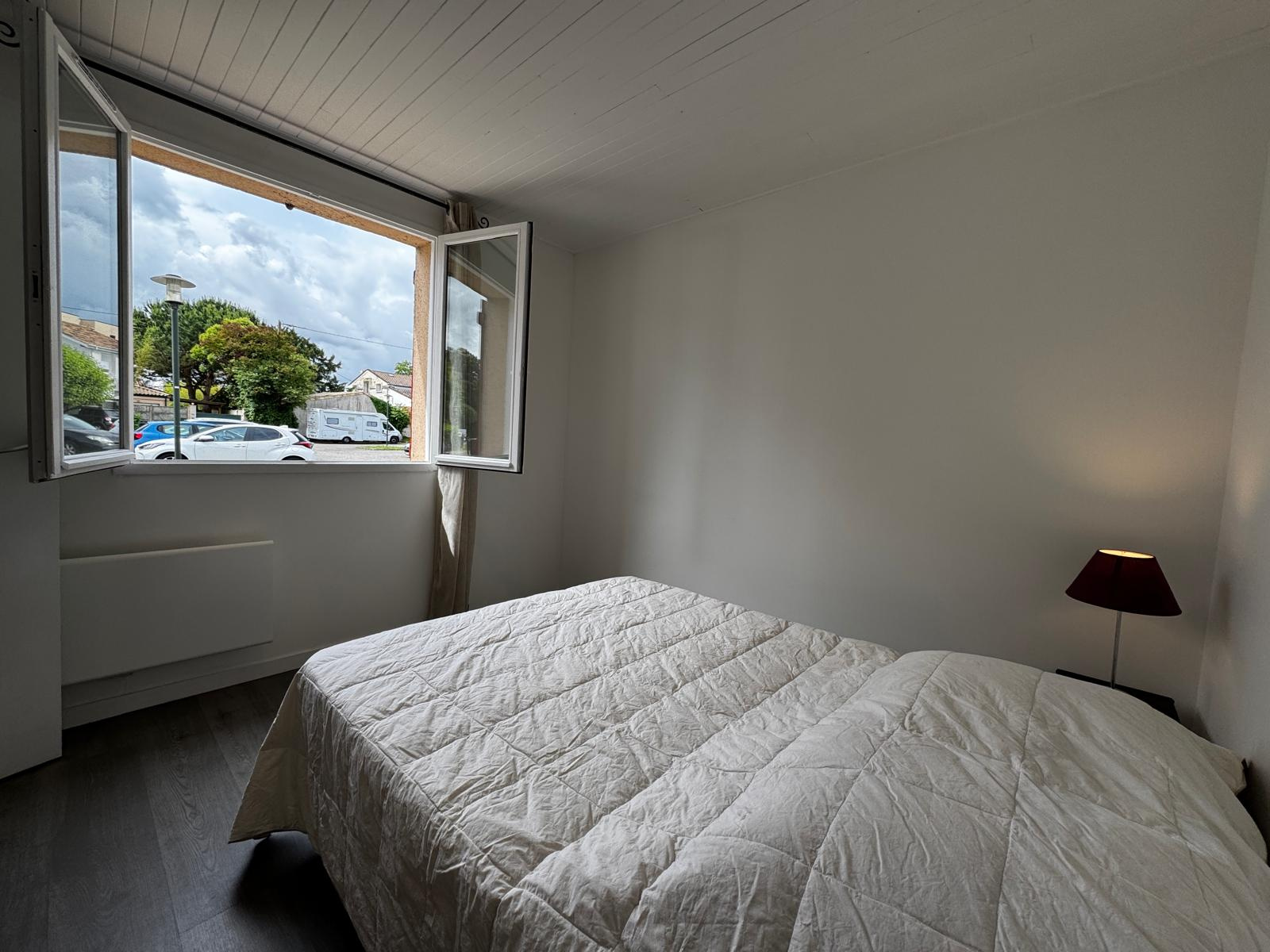 Bègles – Mussonville – Jolie Maison T3 meublée rénovée avec extérieur