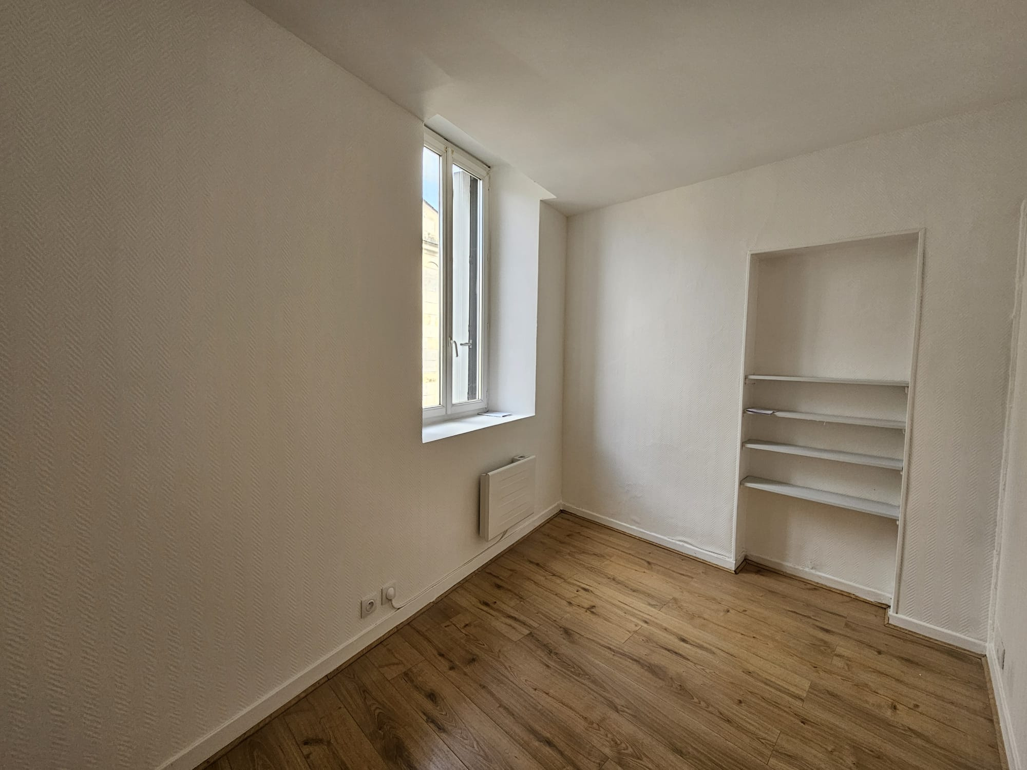 Bordeaux – Capucins (Rue Jean de Malet) – Charmant T3 – 1er étage