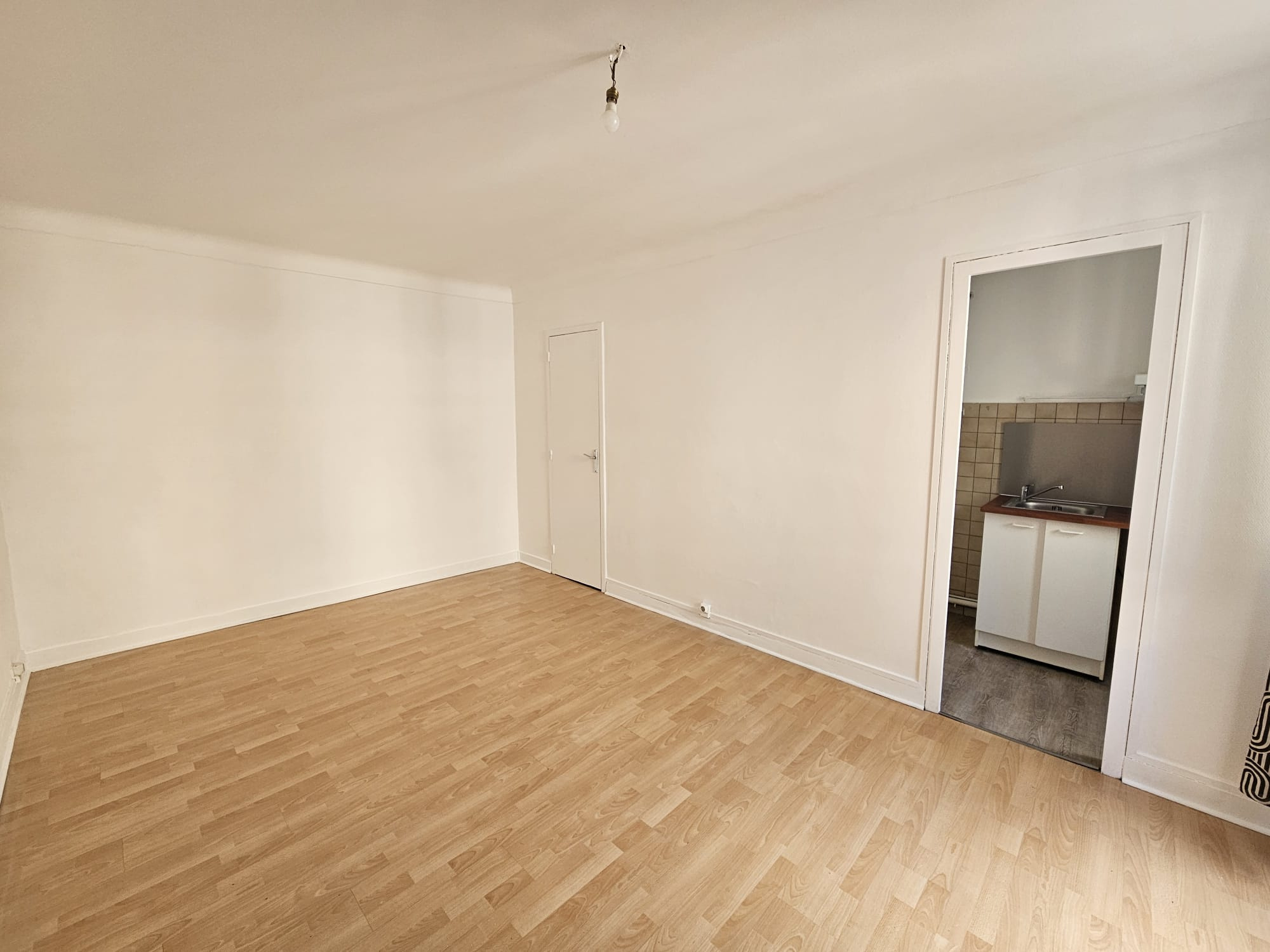 Bordeaux – Gambetta – Grand T1 22,80 m2 – Lumineux