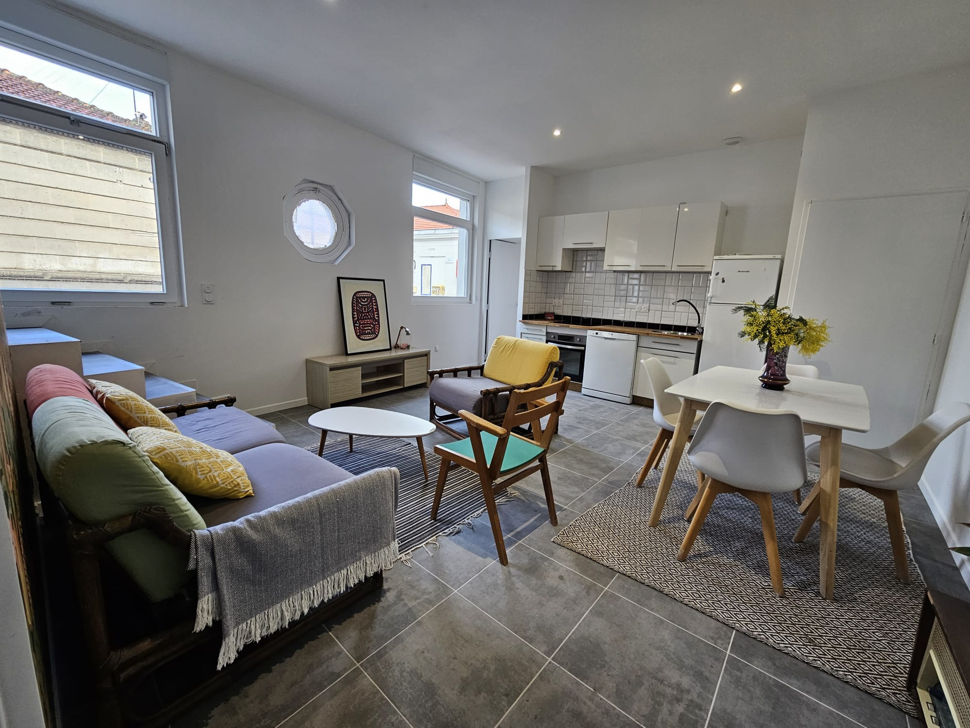 Barrière St Genès – Magnifique Appartement T5 Rénové – Exceptionnel et rare