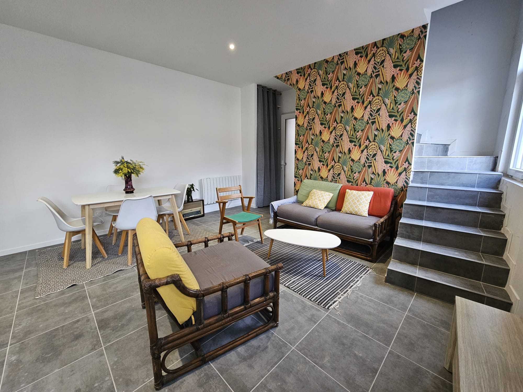 Barrière St Genès – Magnifique Appartement T5 Rénové – Exceptionnel et rare