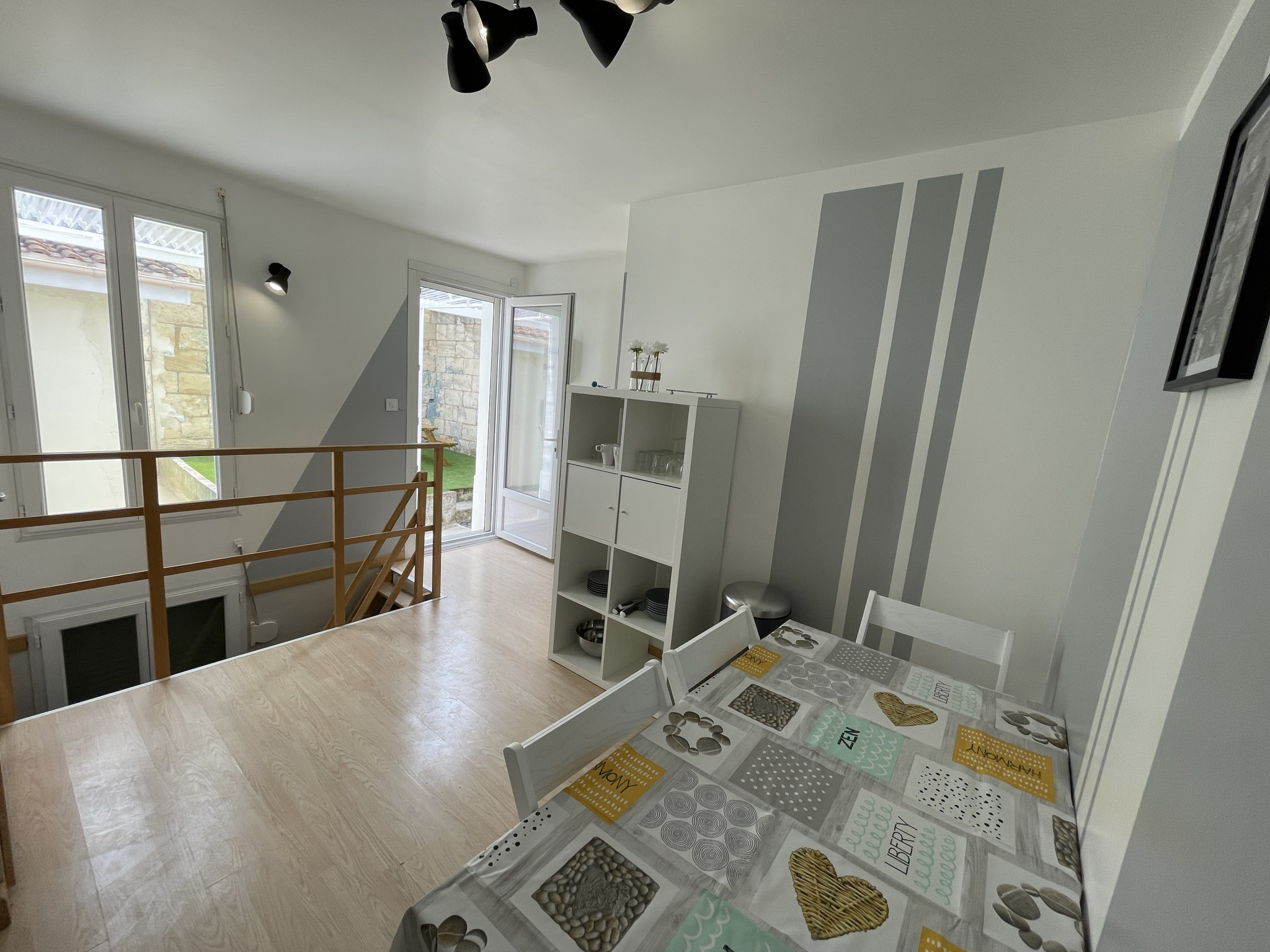BORDEAUX (rue Bauducheu) – Joli T2 meublé de 28 m2 – GARE ST JEAN