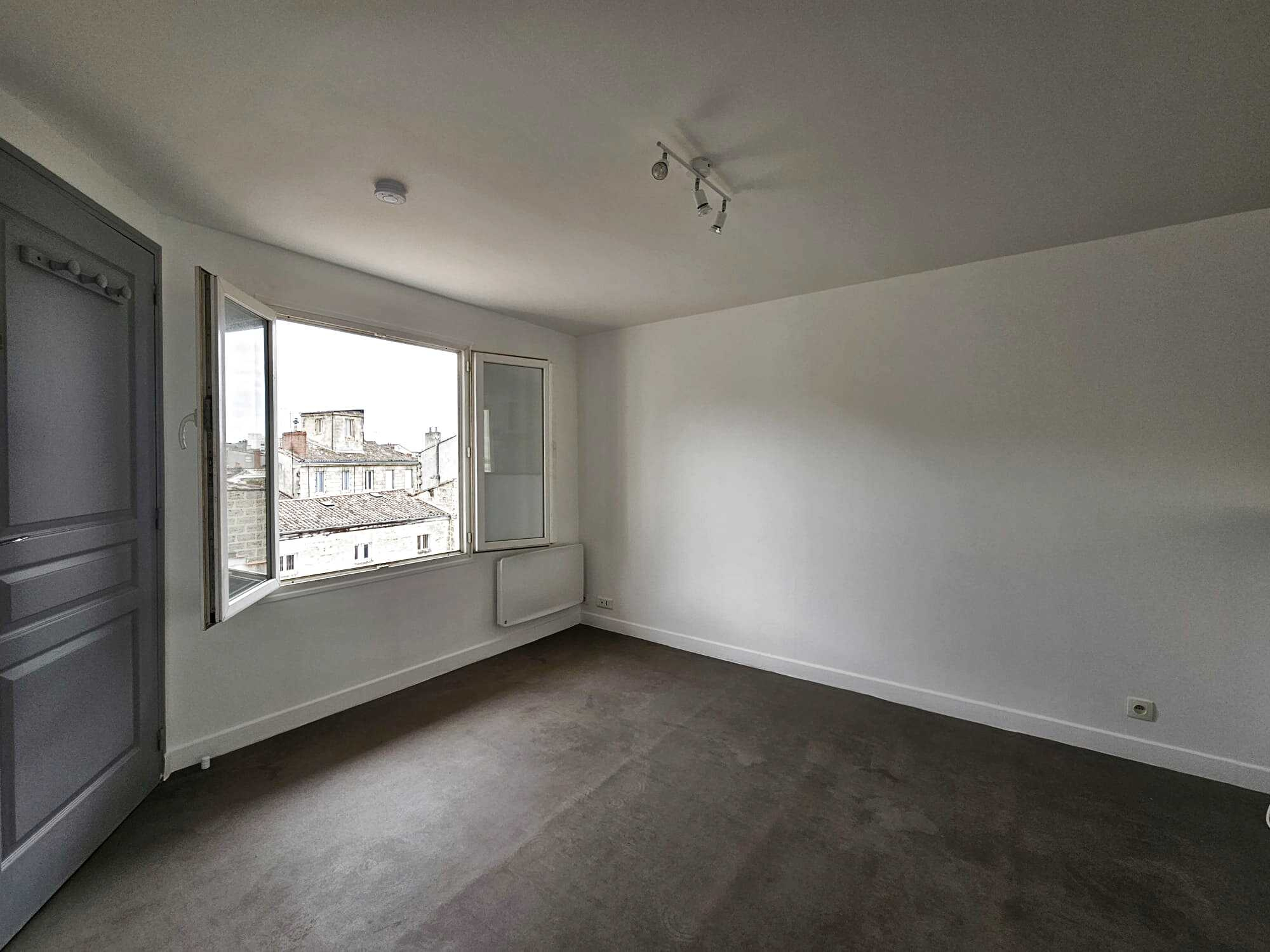 Bordeaux – Centre-ville (Rue Bergeon) – T2 de 34m2 traversant