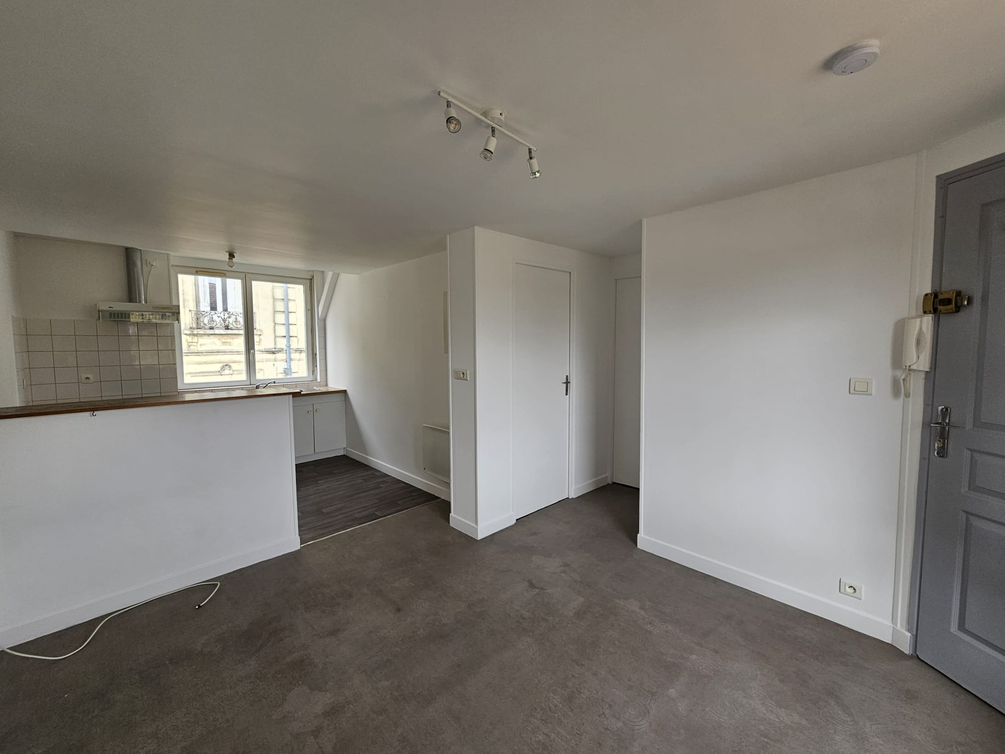 Bordeaux – Centre-ville (Rue Bergeon) – T2 de 34m2 traversant