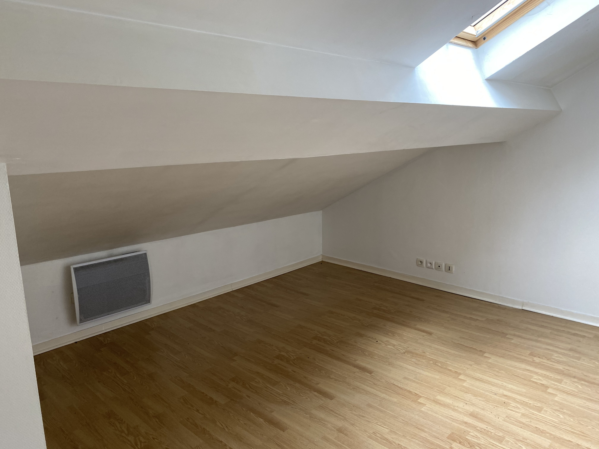 BORDEAUX – Place Gambetta – T2 au 4ème et dernier étage