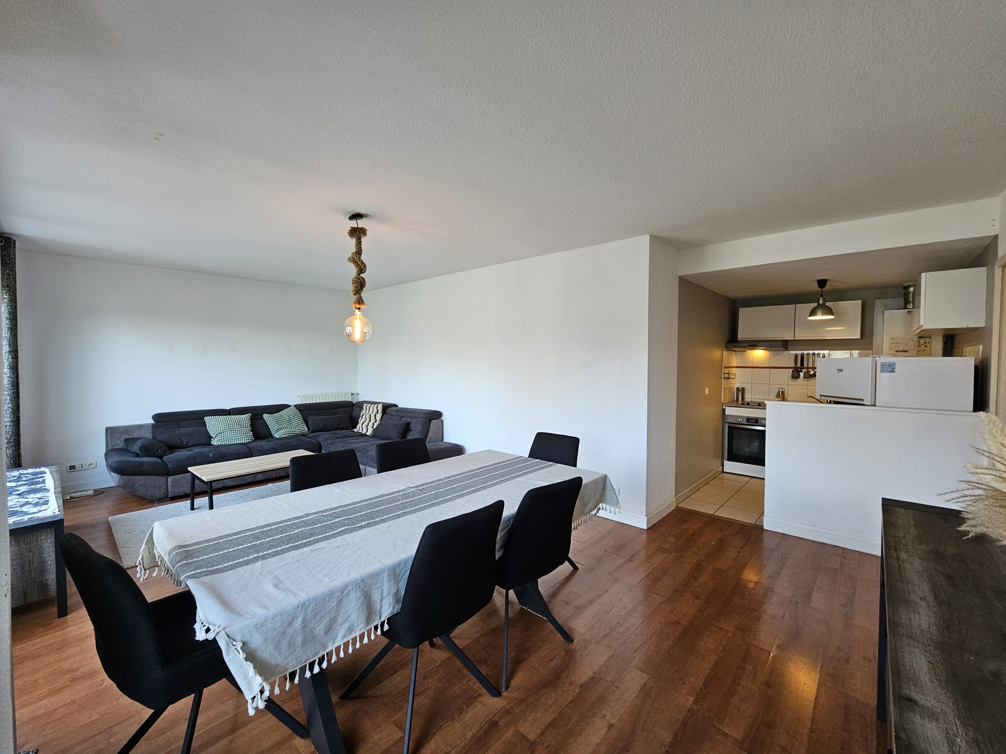 BORDEAUX – ST GENÈS – Très joli T2 Meublé de 56 m2