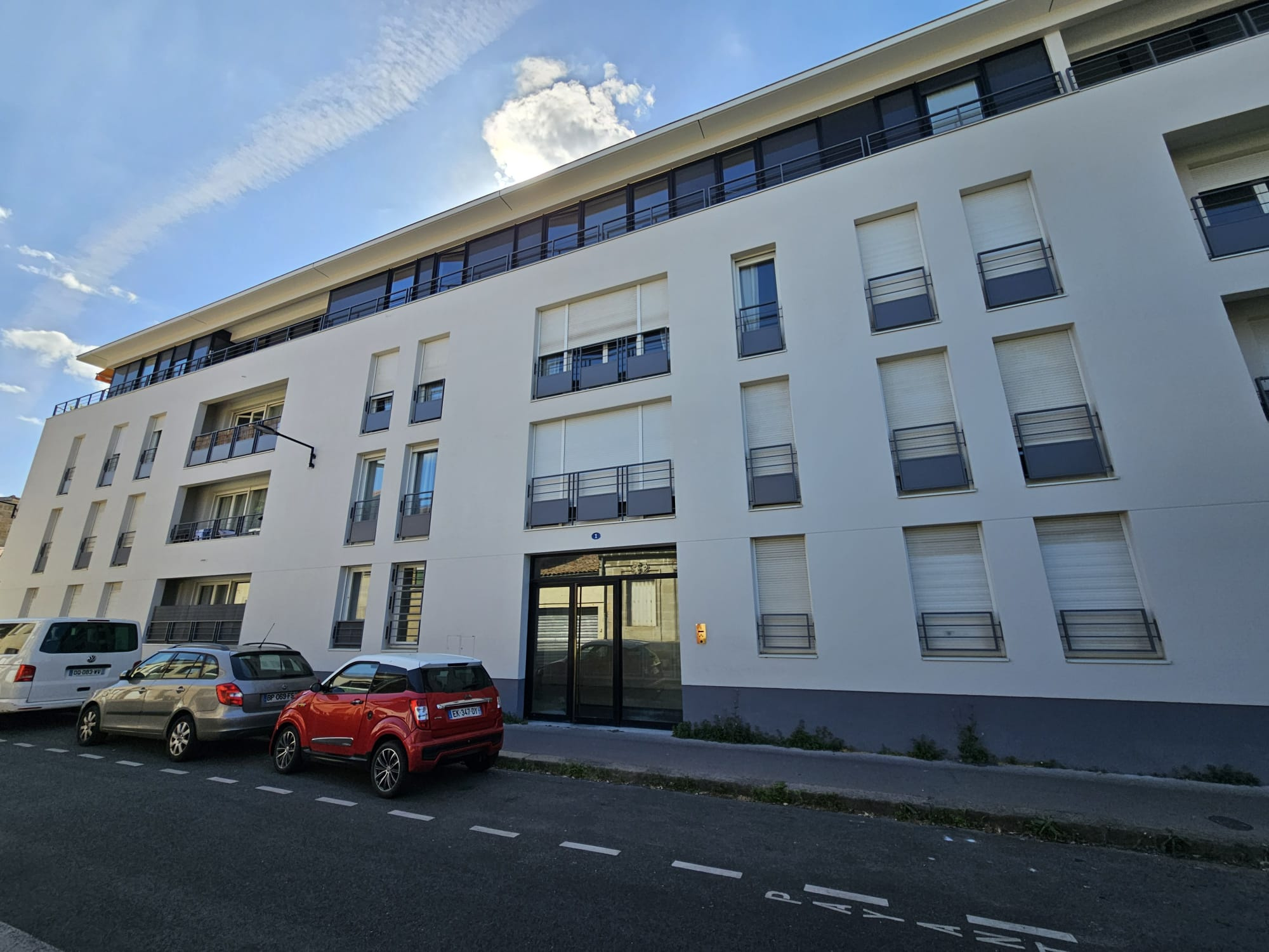 BORDEAUX – ST GENÈS – Très joli T2 Meublé de 56 m2