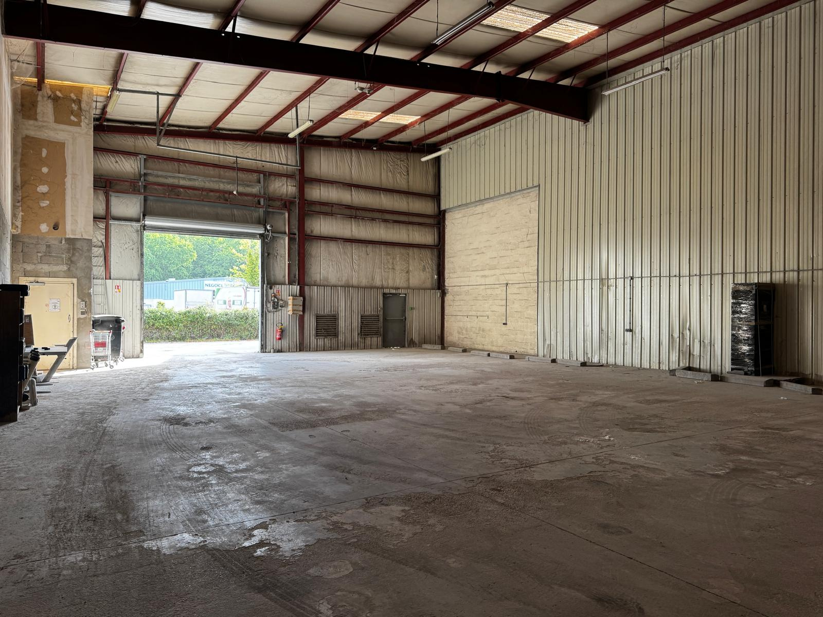 Gradignan – Local d&rsquo;activité / Entrepôt – Rue de la Source – 540 m2