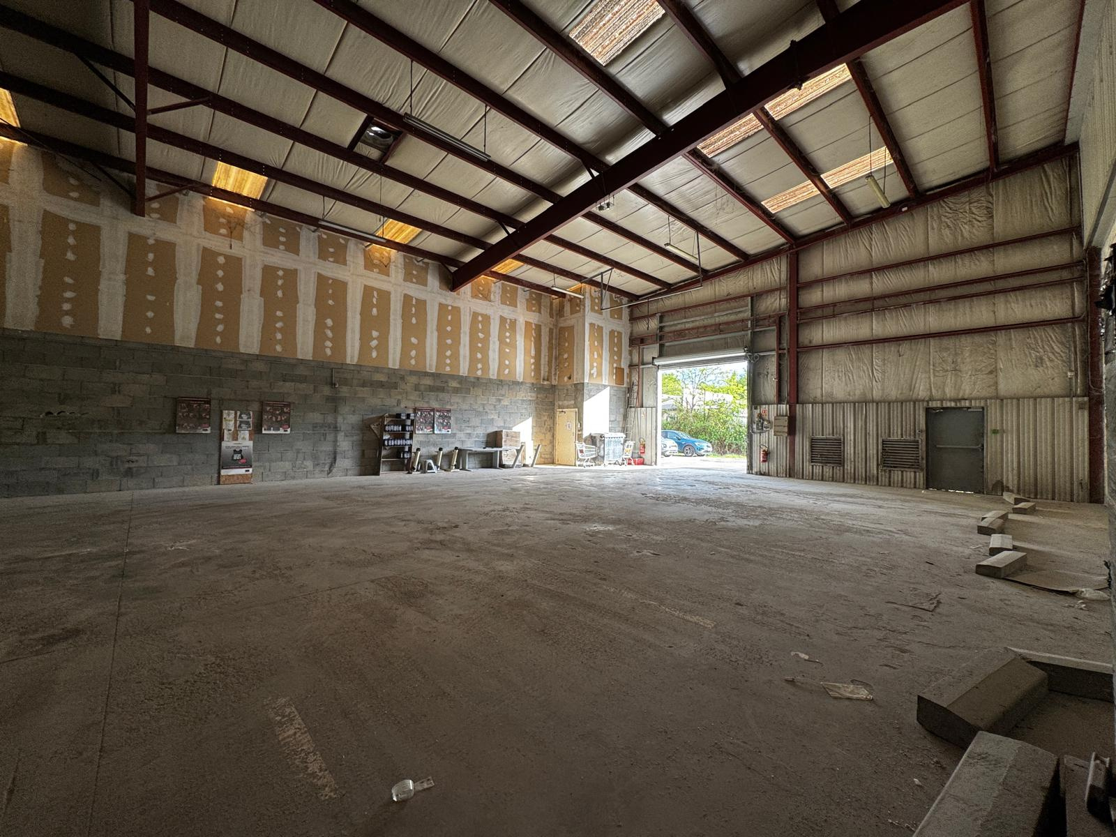 Gradignan – Local d&rsquo;activité / Entrepôt – Rue de la Source – 540 m2