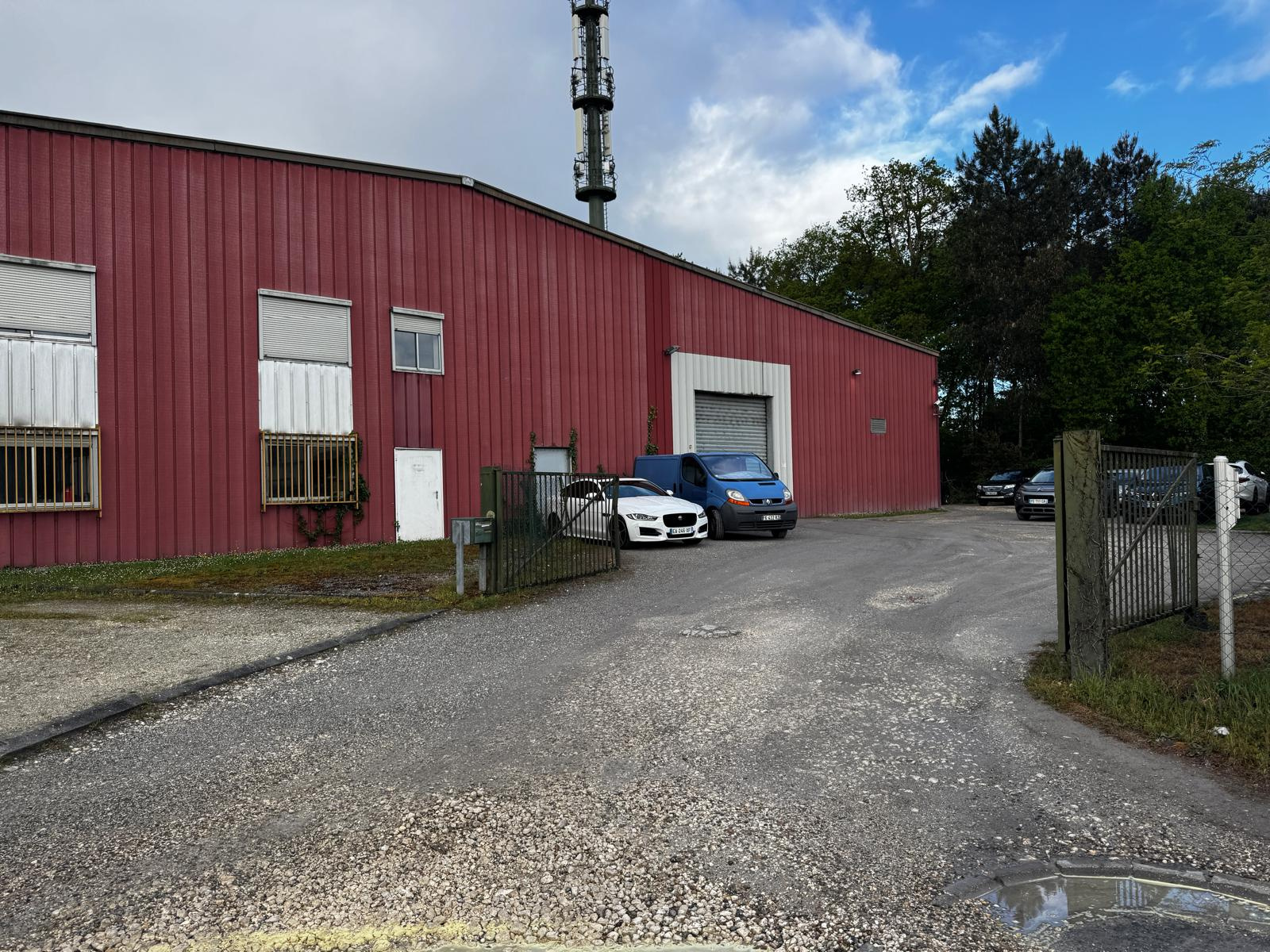 Gradignan – Local d&rsquo;activité / Entrepôt – Rue de la Source – 540 m2