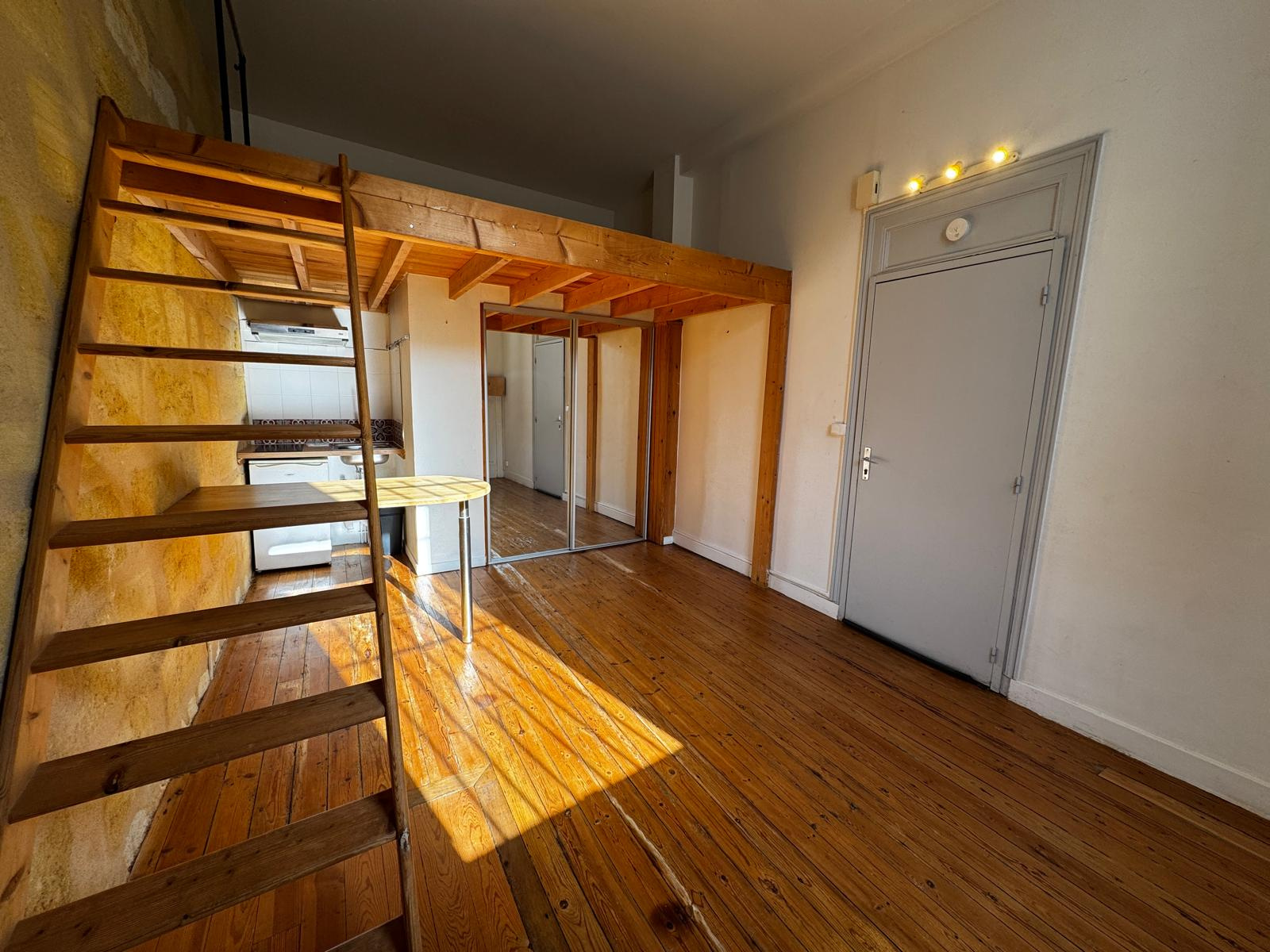 Bordeaux – Hôtel de Police –  Charmant T1bis de 26 m2