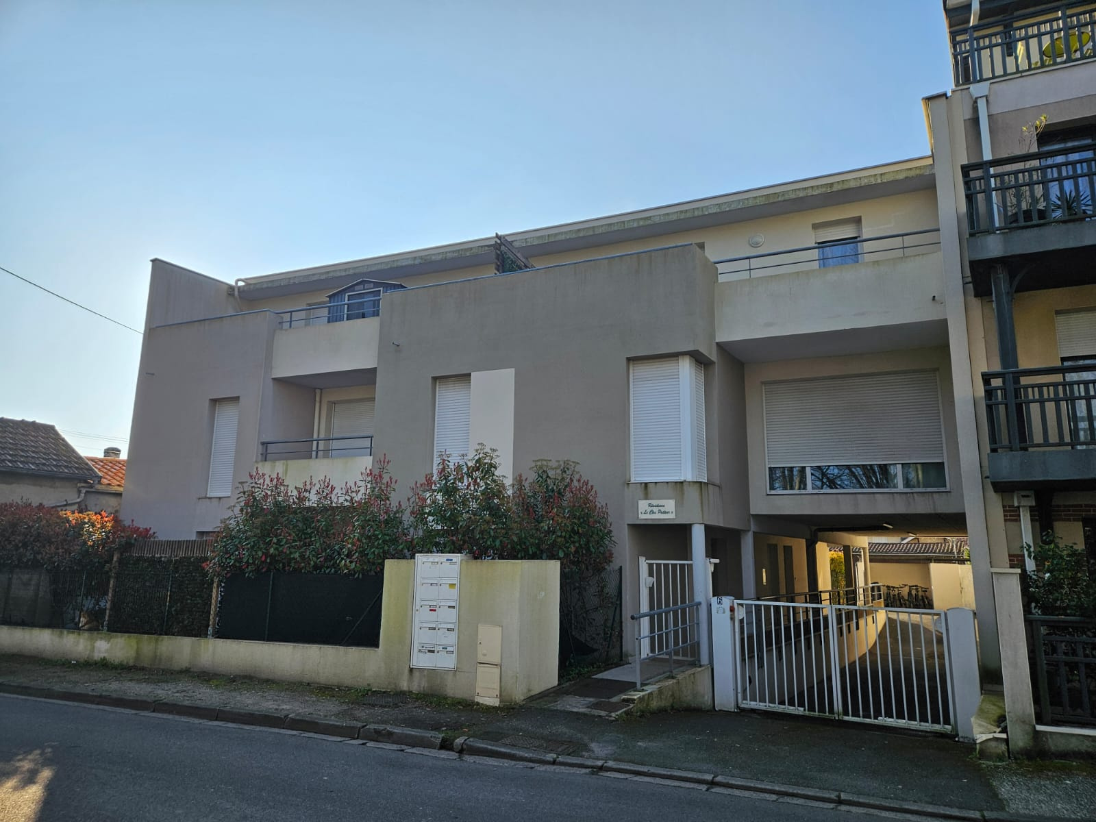 LA TESTE – Centre à 2 min gare   T3 avec balcon et parking