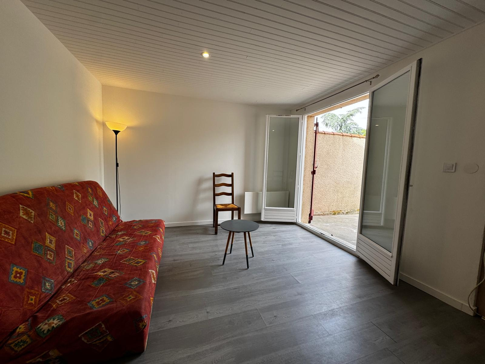 Bègles – Mussonville – Jolie Maison T3 meublée avec extérieur – Rénovée