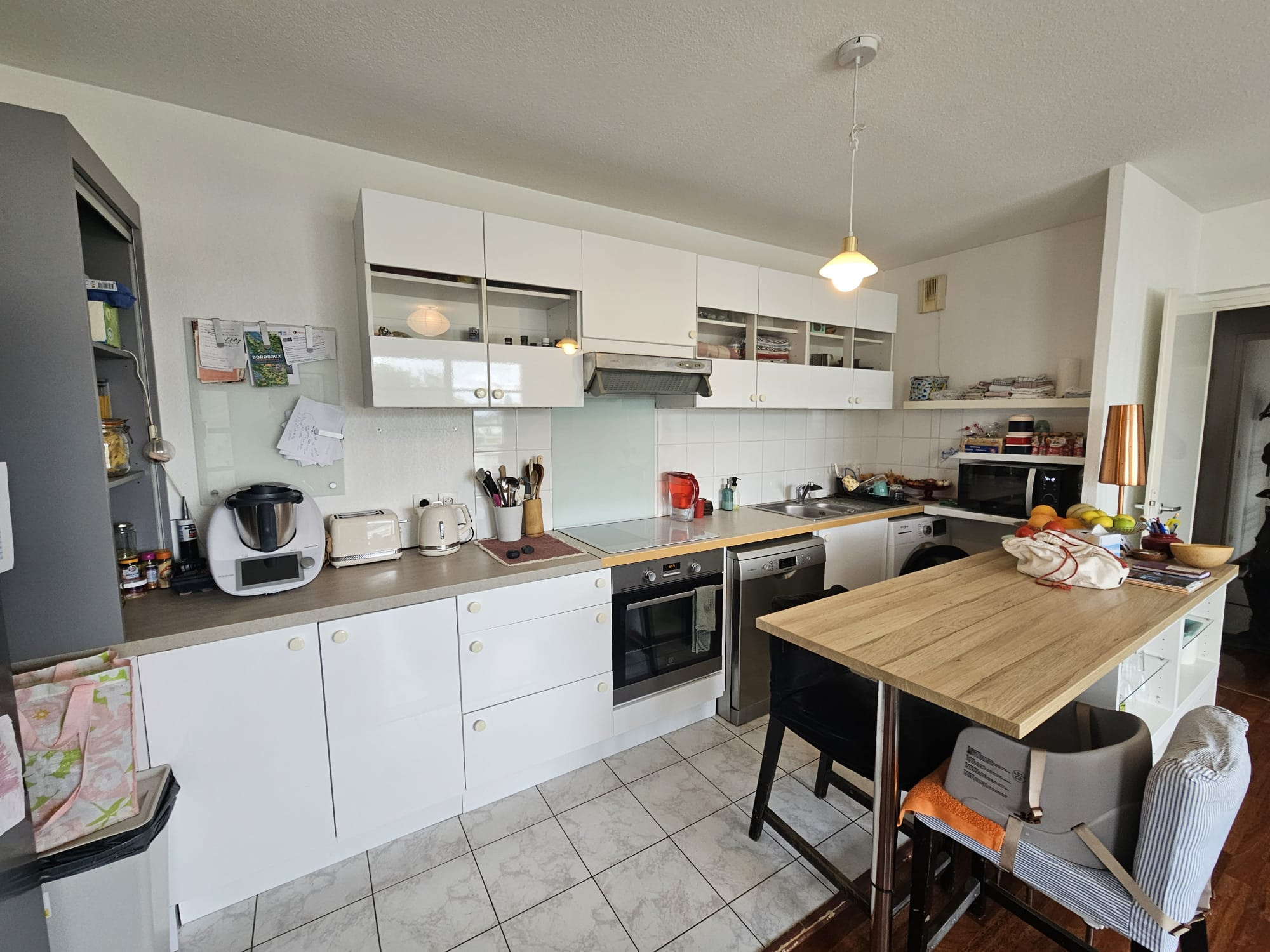 Pessac – Proche Centre Ville – Très joli T4 de 75 m2 avec grande terrasse et parkings