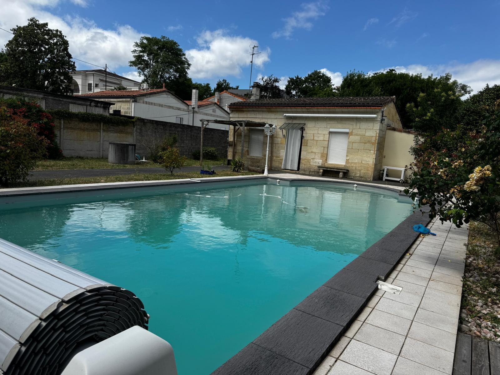LE BOUSCAT – Magnifique Maison de 85 m2 avec Piscine – Pool House