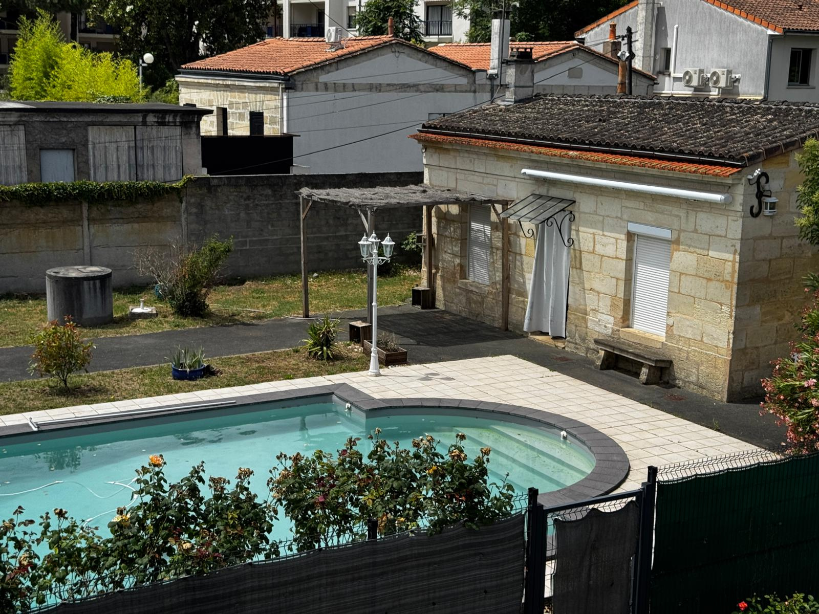 LE BOUSCAT – Magnifique Maison de 85 m2 avec Piscine – Pool House