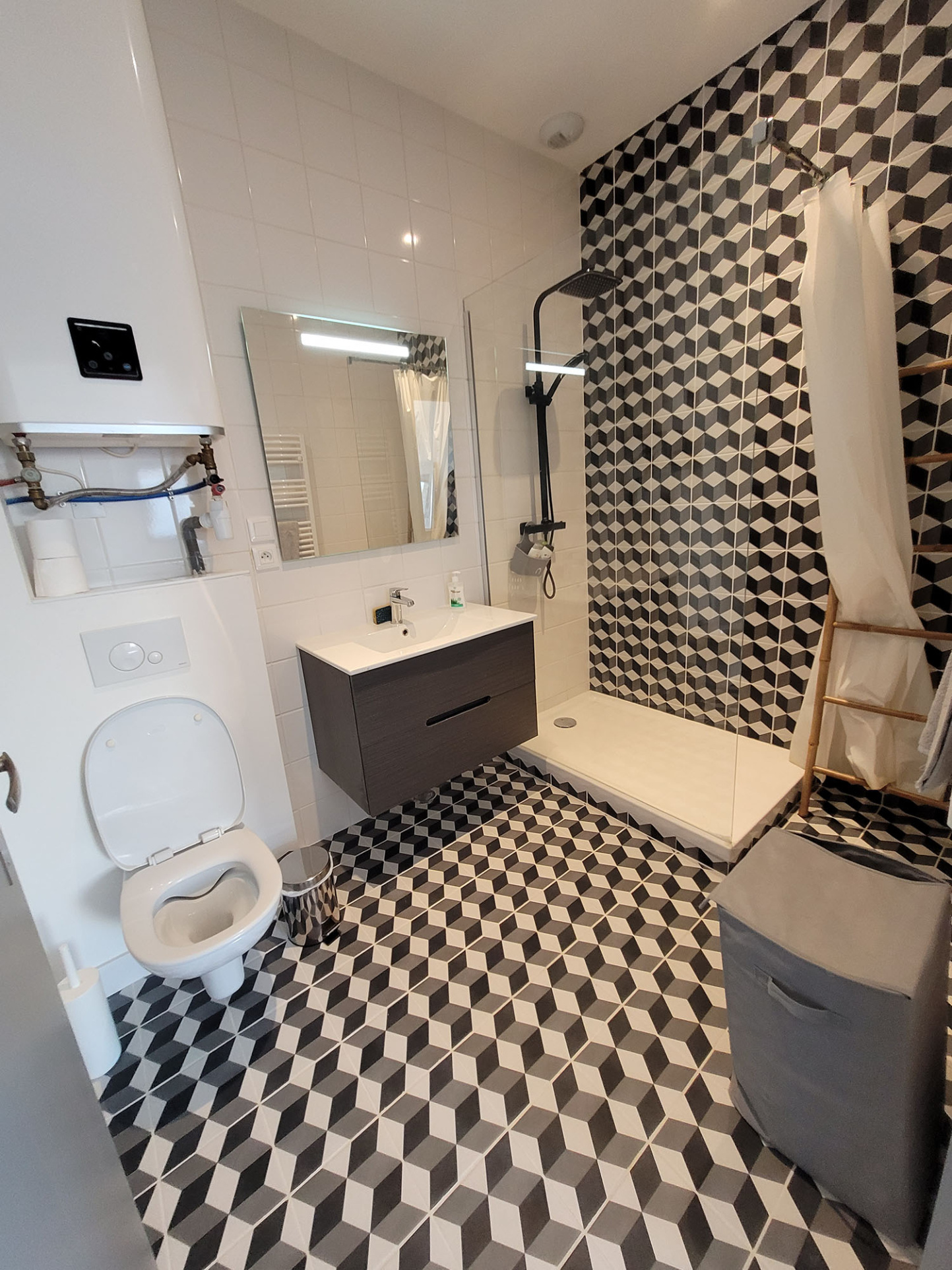Talence Roustaing – Très jolie maison meublée avec extérieur – Neuve