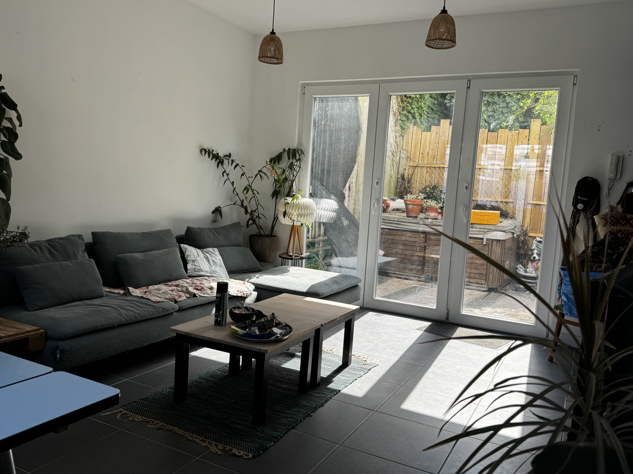 Barrière St Genès – Charmant T2 meublé avec cour privative