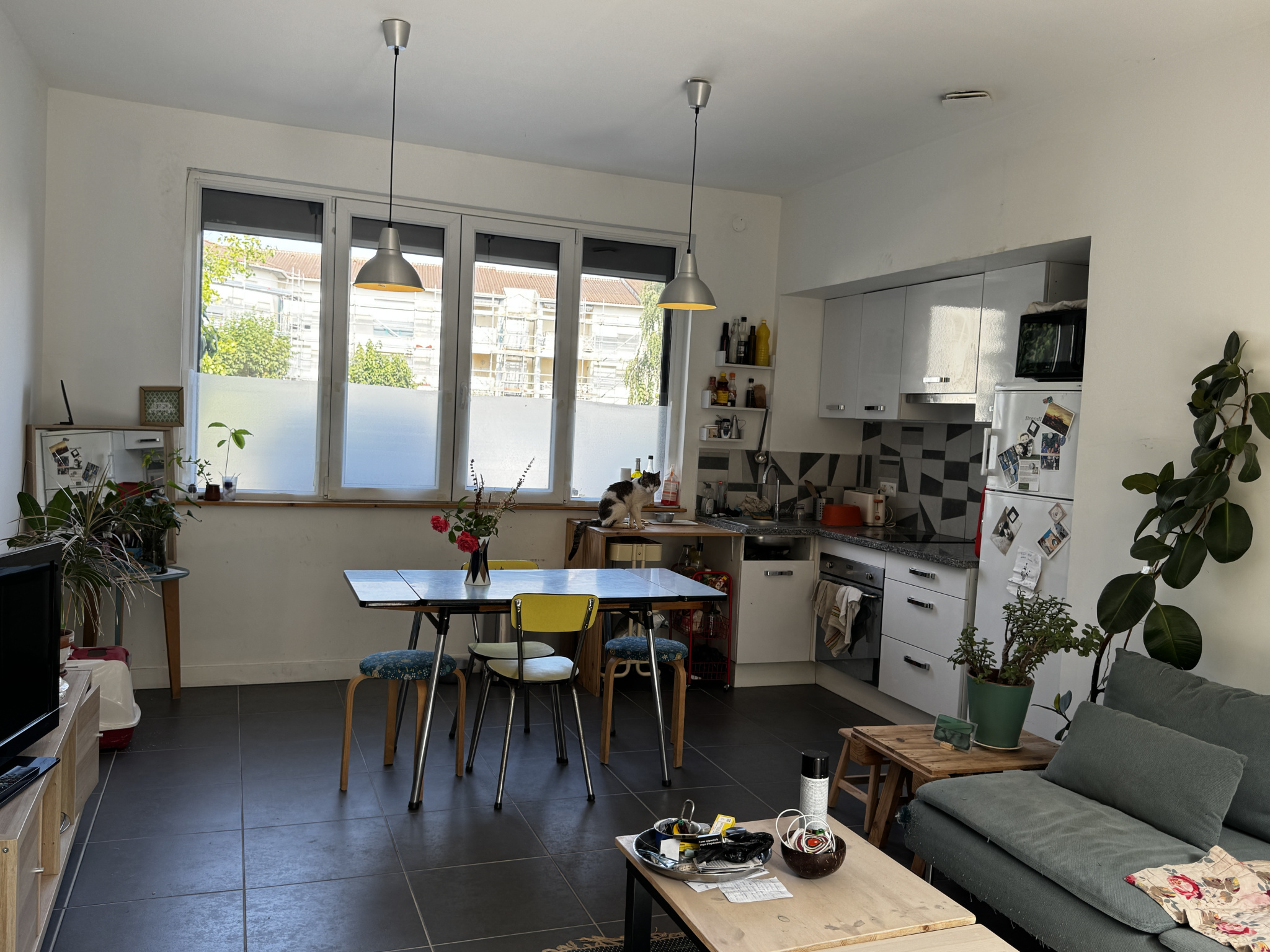 Barrière St Genès – Charmant T2 meublé avec cour privative