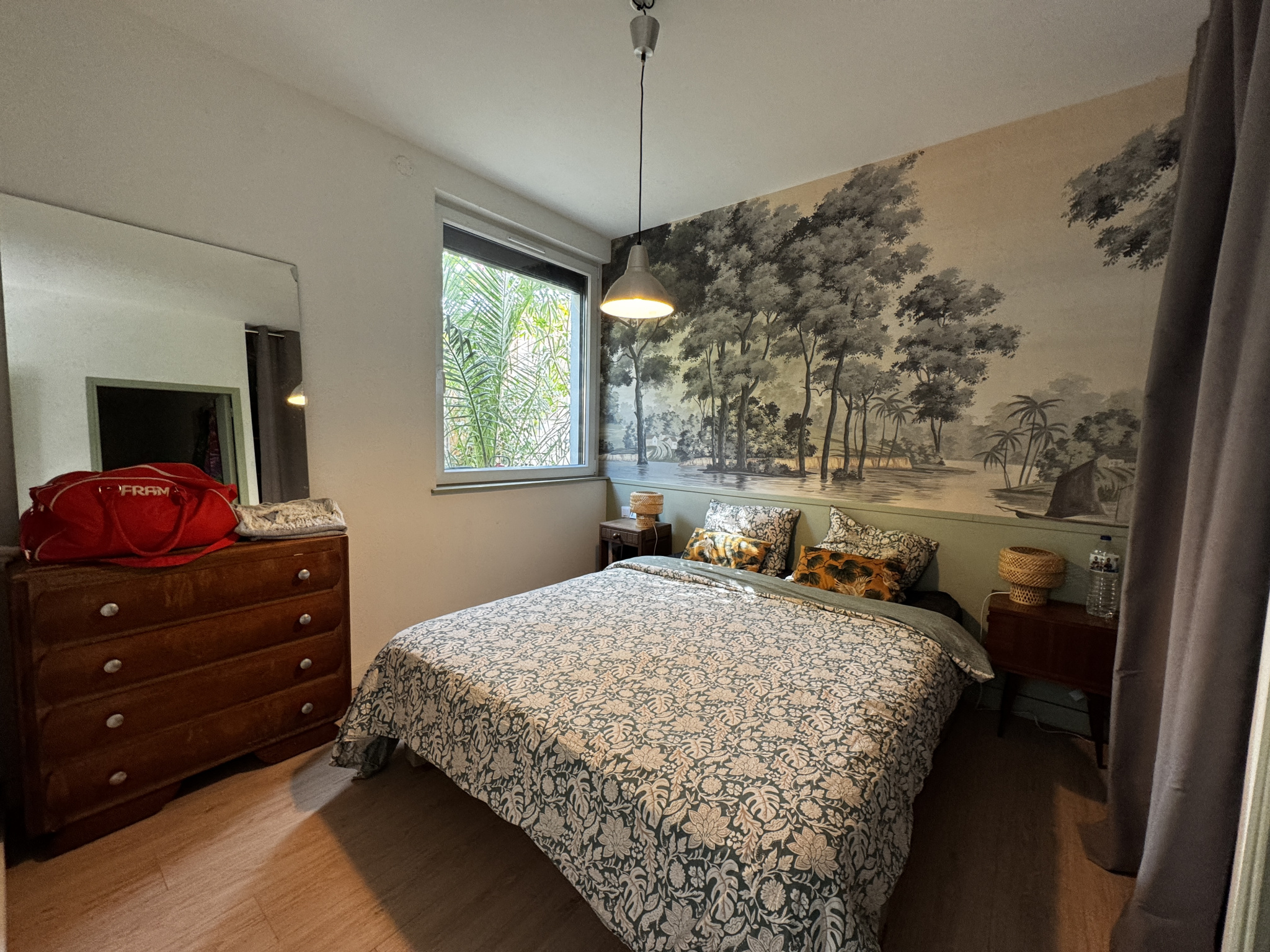Barrière St Genès – Charmant T2 meublé avec cour privative