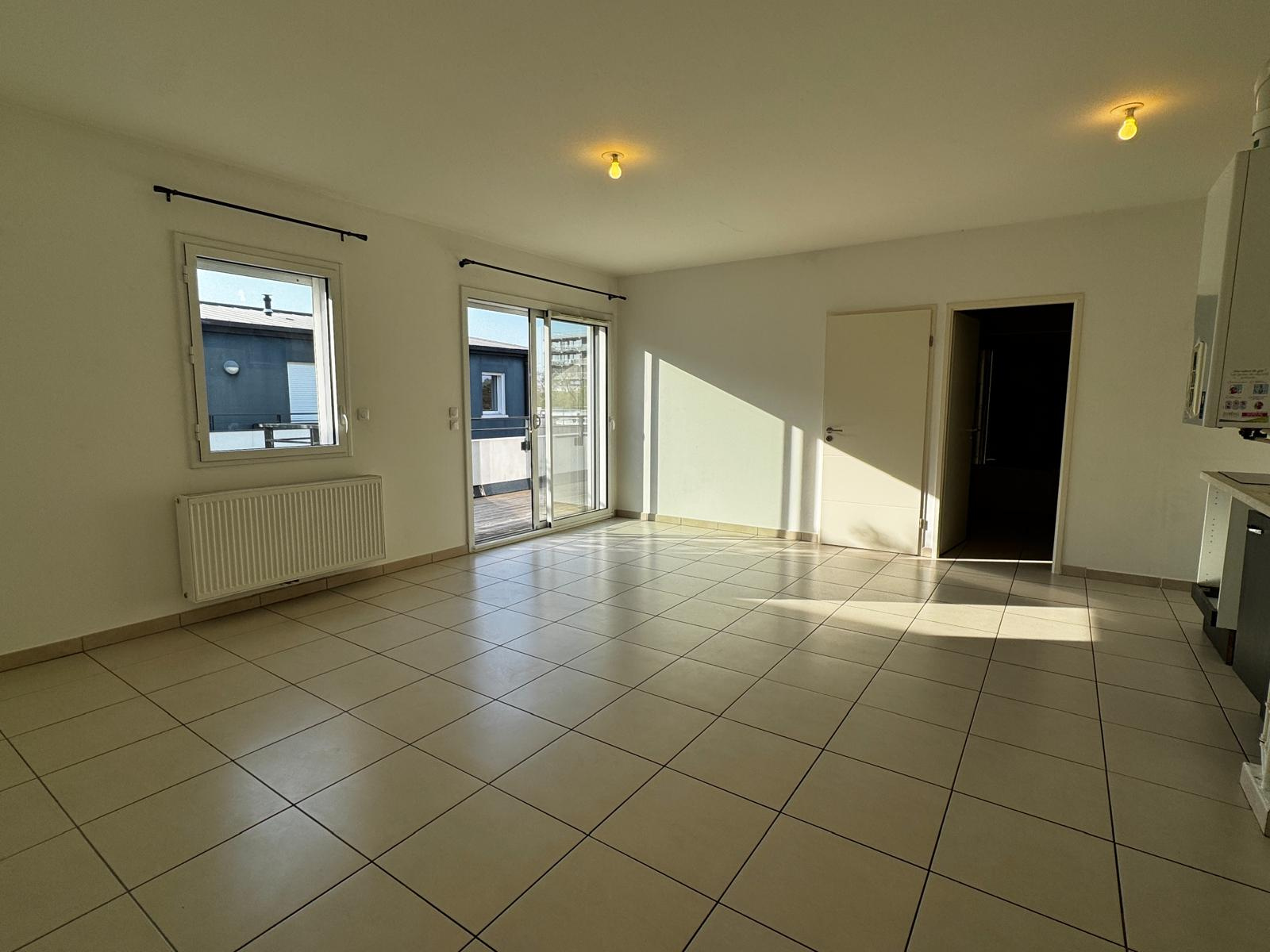 Mérignac – Proche Centre Ville – Très joli T3 avec Parking et Balcon - photo 2