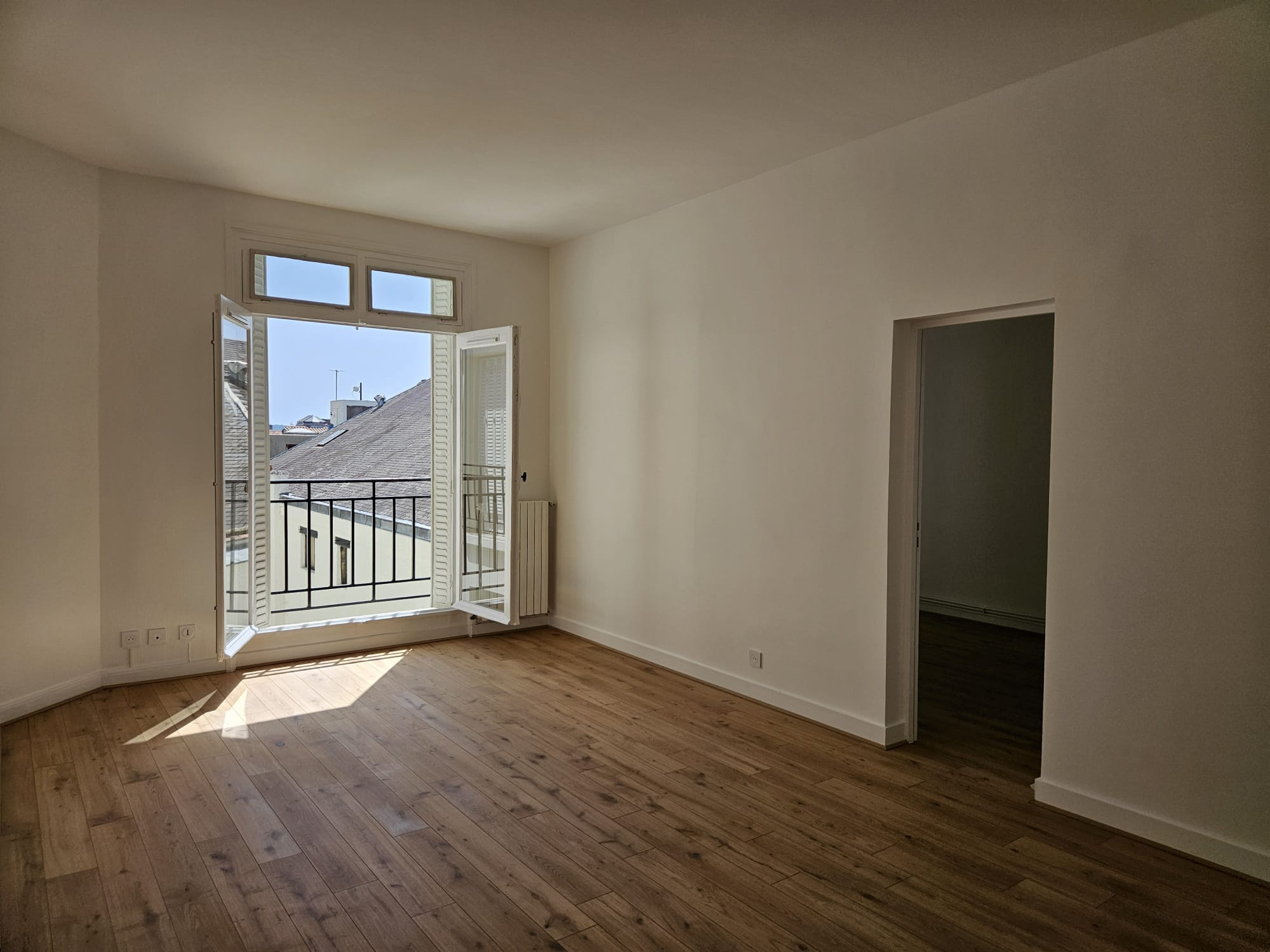 Bordeaux – Quinconces – Lumineux et Grand T2 de 54,11 m2 – Chauffage&eau inclus