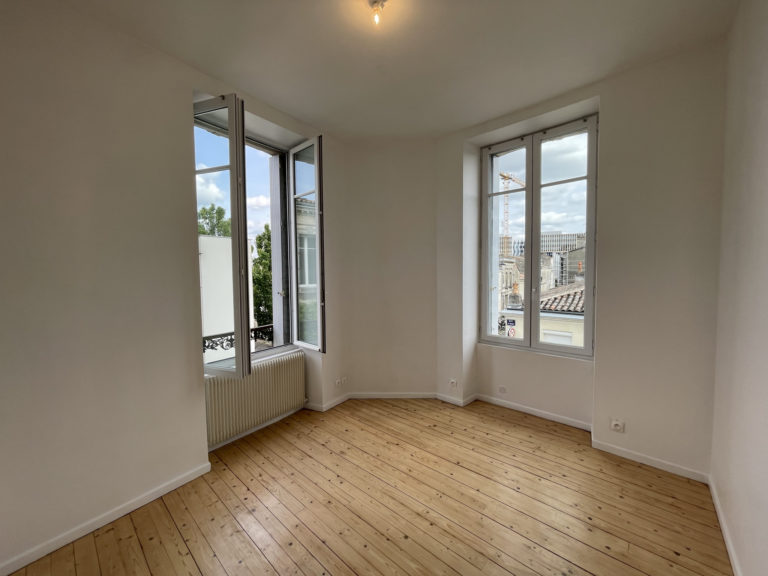 Bordeaux – Sacré Coeur –  Magnifique T4 de 94 m2