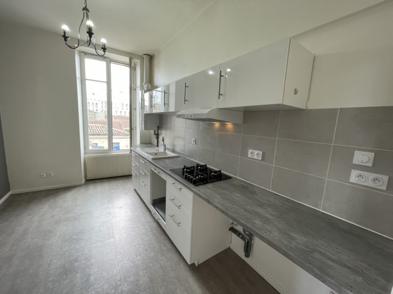 Bordeaux – Sacré Coeur –  Magnifique T4 de 94 m2